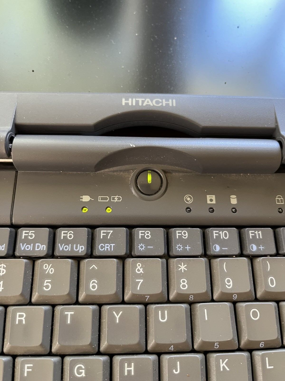 Vintage Hitachi VisionBook Laptop Plus 4000 series Model # 4360X