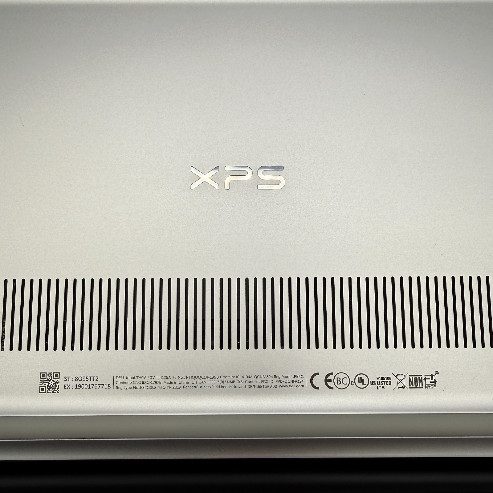 Dell XPS 13-9380 13″ Laptop i5-8265U 8GB RAM 256SSD WIN 11 BKLIT WEBCAM with AC