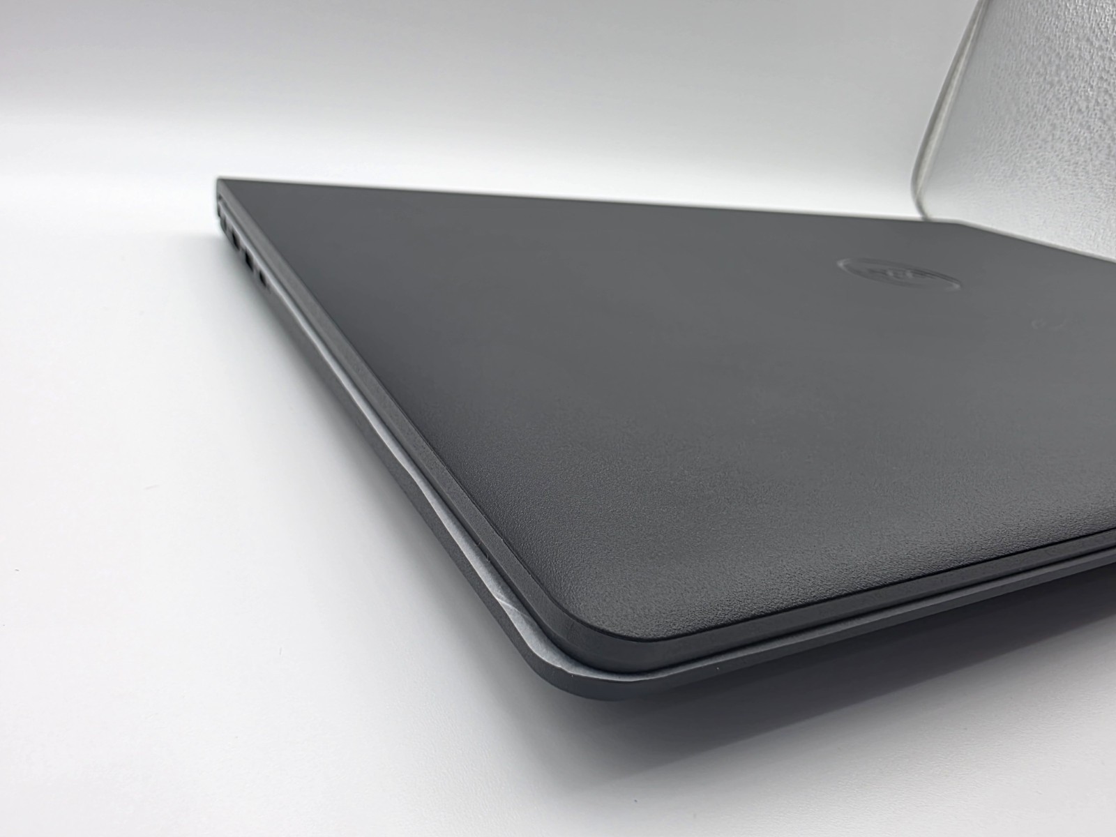 Dell Inspiron 15.6″ FHD Touch Laptop AMD Ryzen 7 7730U 16GB RAM 512GB W 2026.12