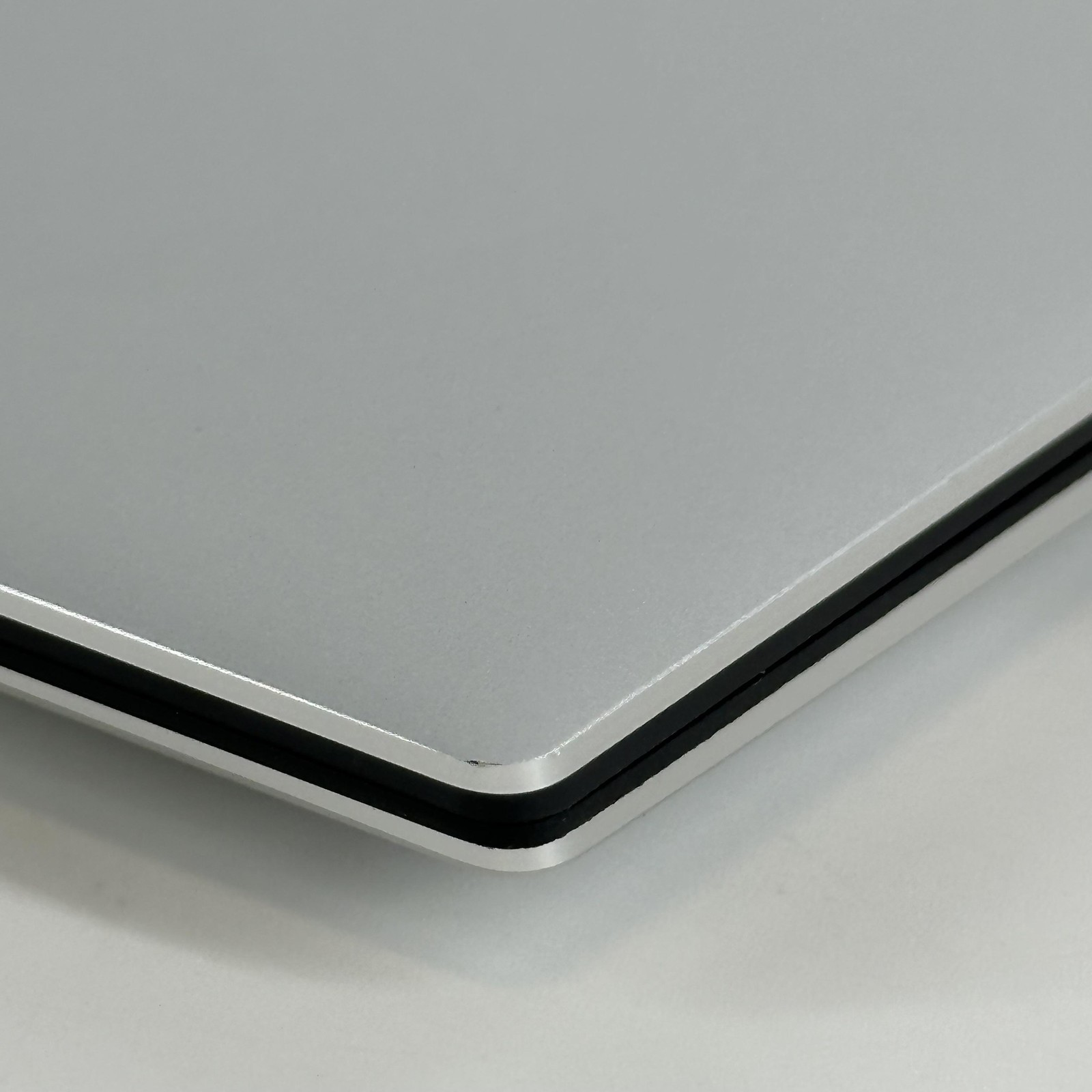 Dell XPS 15 9520 FHD+ 2.3 GHz i7-12700H 16GB RAM 512GB SSD RTX 3050 Excellent