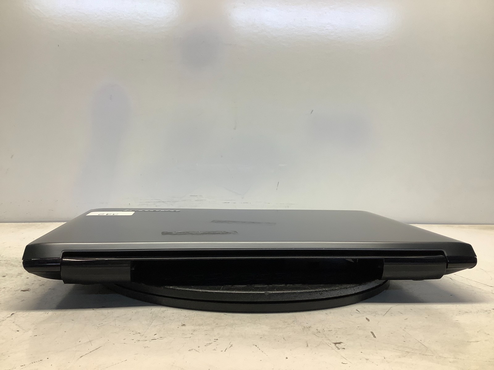 Lenovo V570 Intel i5-2430M 2.4GHz 6 GB NO HDD – Cracked LCD