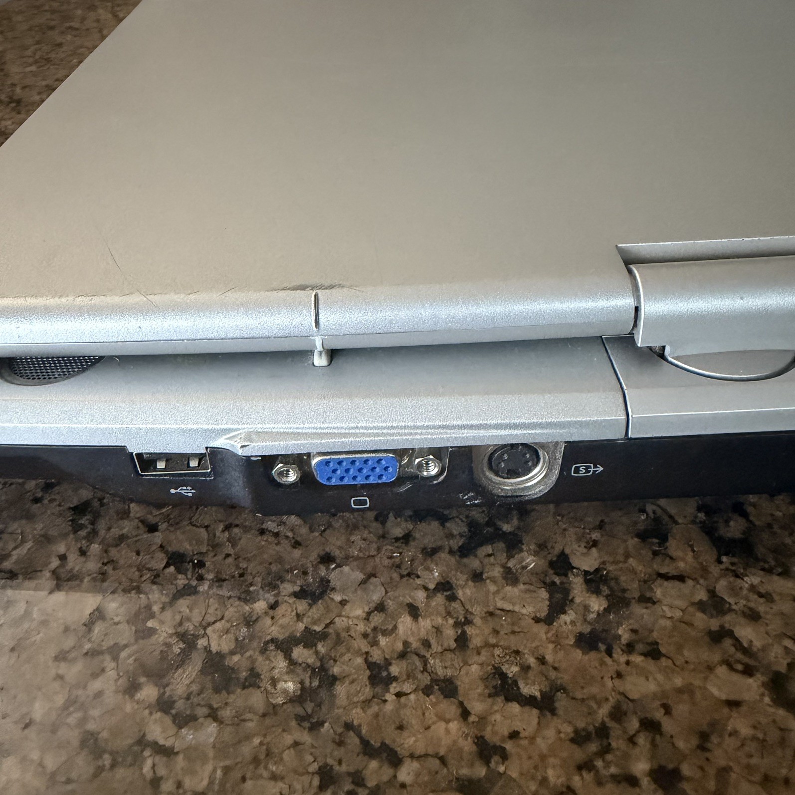 Toshiba Satellite R15-S822 Laptop Convertible Tablet UNTESTED No Charger Parts