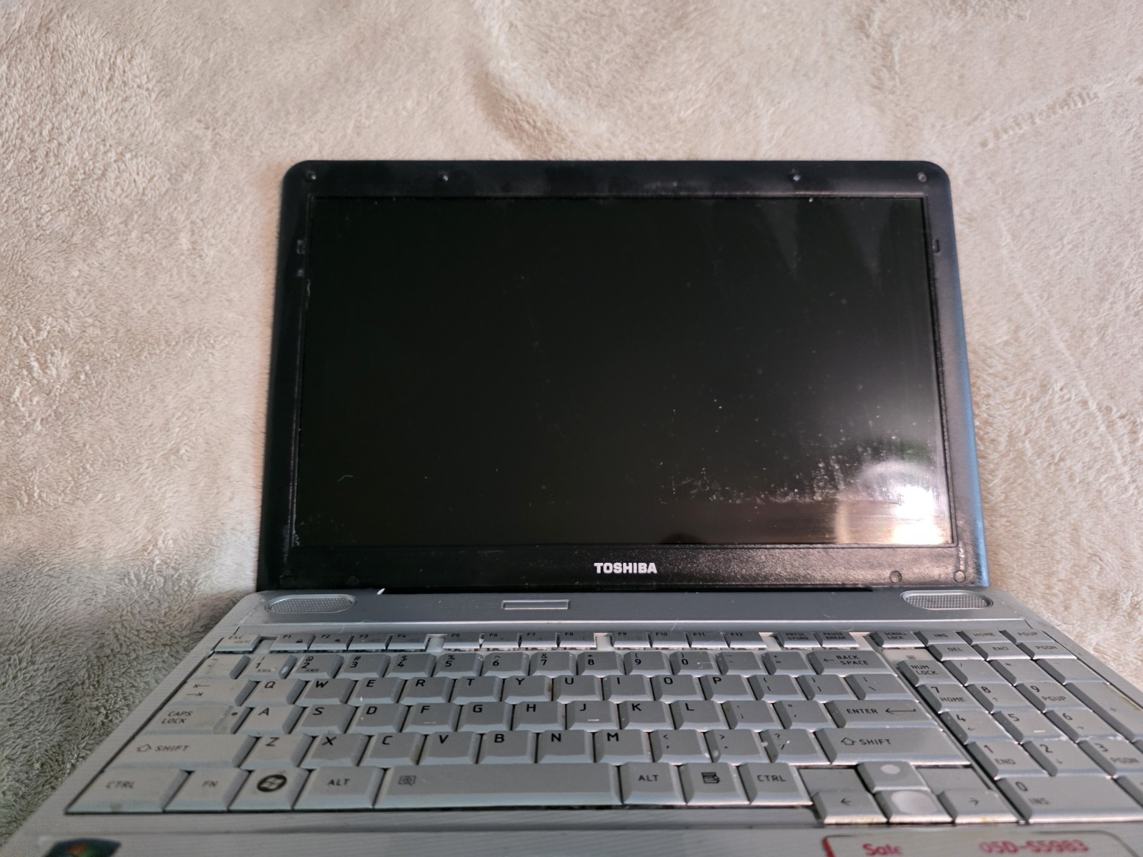 Toshiba Satellite L505D-S5983 AMD DUAL-CORE @ 2.0GHz 2GB RAM 320GB HDD PARTS