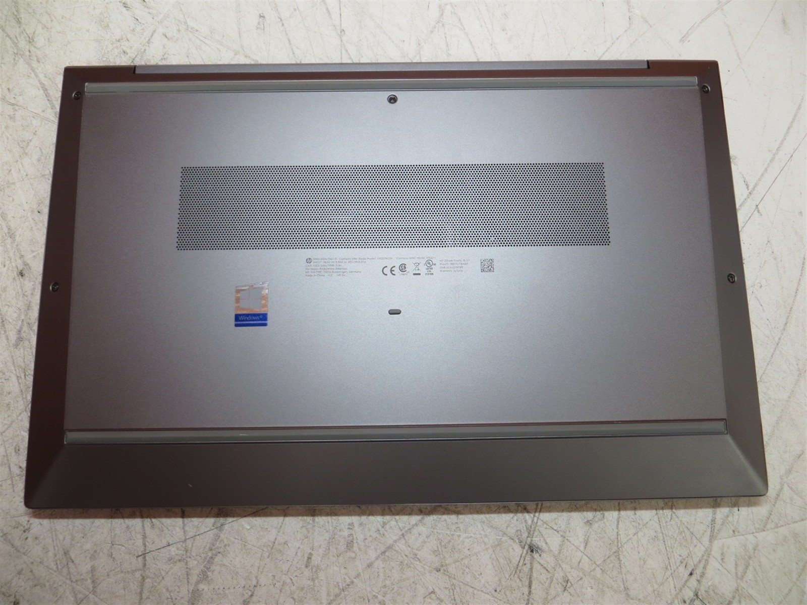 Scratched LCD HP ZBook Firefly 15 G7 Intel i7-10510U 1.8GHz 16GB 512GB SSD