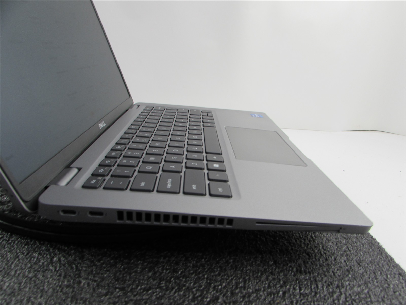 DELL LATITUDE 5340 1920X1080 FHD CORE I7-1365U 512GB SSD 16GB RAM NO O.S