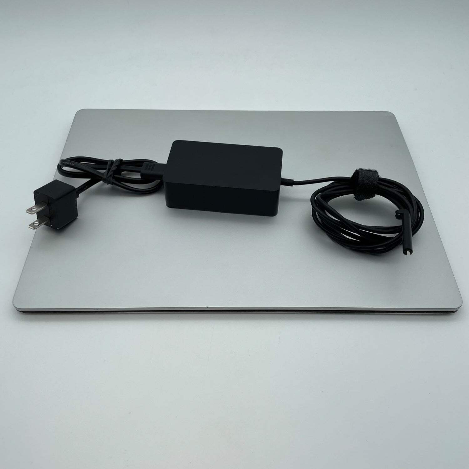 Broken Microsoft Surface Laptop 2 1769 13.5″ i5-8250U 1.6GHz 8GB RAM 128GB SSD