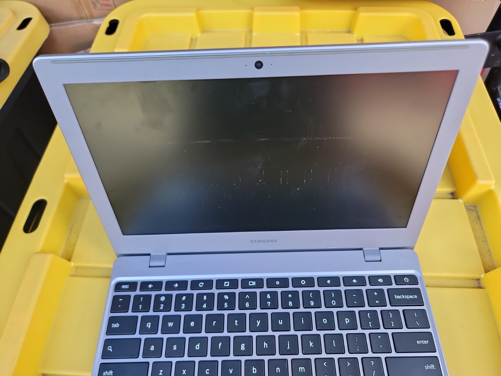 Samsung Chromebook Xe310xba AS IS FOR PARTS….turns on but its locked 🔒