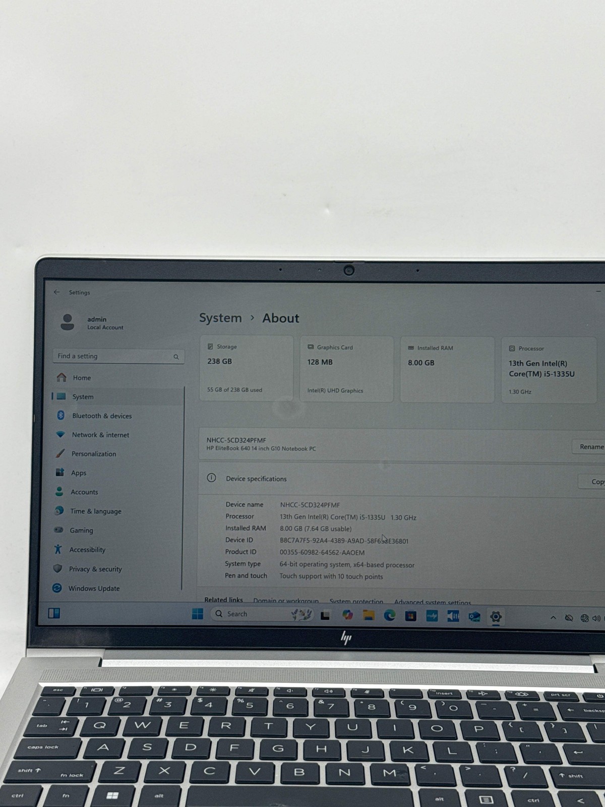 HP EliteBook 640 G10 14.0″ Touch Core i5-1335U 256GB SSD 8GB RAM- Screen Marks