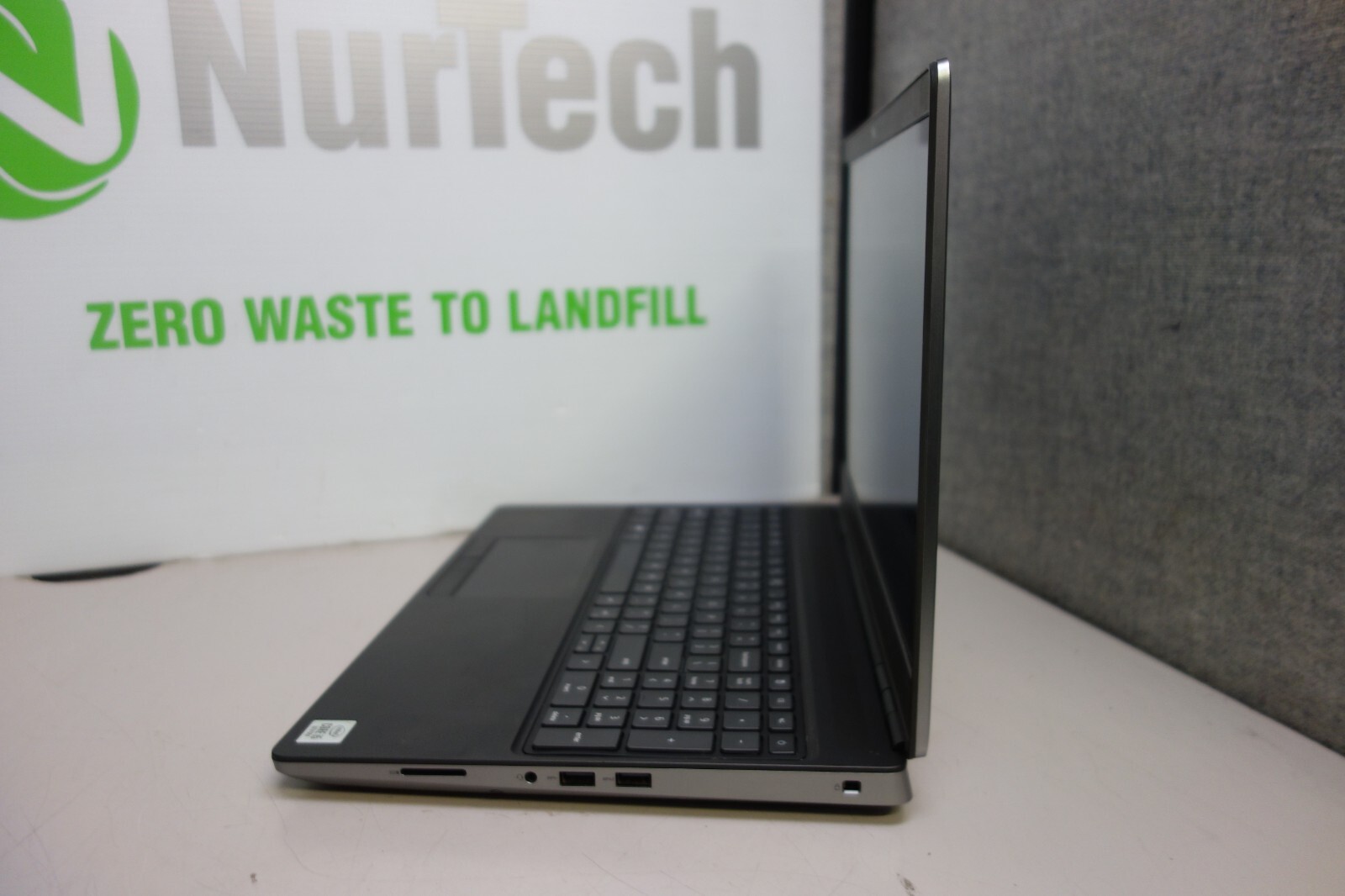 Dell Precision 7550 15.6″ i5-10400H 2.6GHz 16GB/512GB m2 SSD UBUNTU Laptop + AC