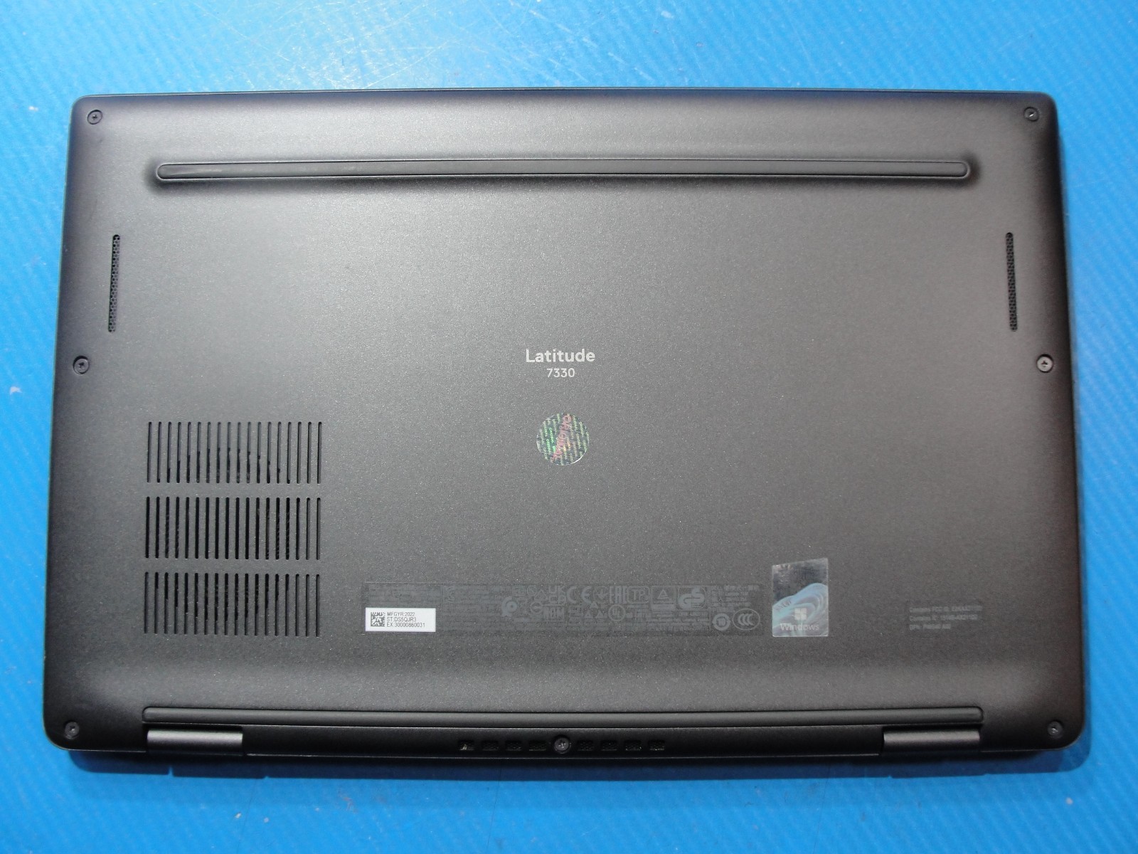 Dell Latitude 7330 13.3″FHD Core vPRO i7-1265U 1.8GHz 16GB RAM 512GB SSD+Charger