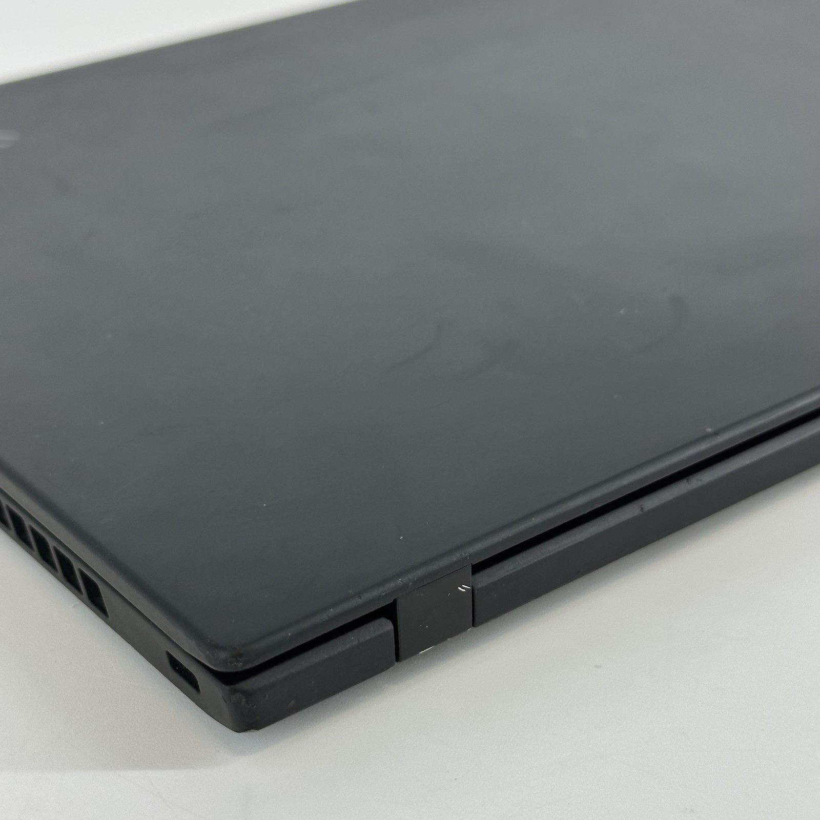 Lenovo ThinkPad X1 Carbon Gen 8 14 FHD TOUCH i7-10610U 16GB 512GB SSD White Spot