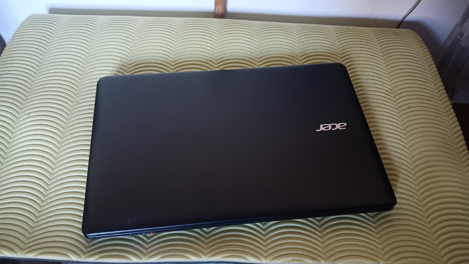 Acer Aspire e15 es1-572g I5-4200U 8GB 128GB SSD M2 AMD R7 M265 2GB 15.6″