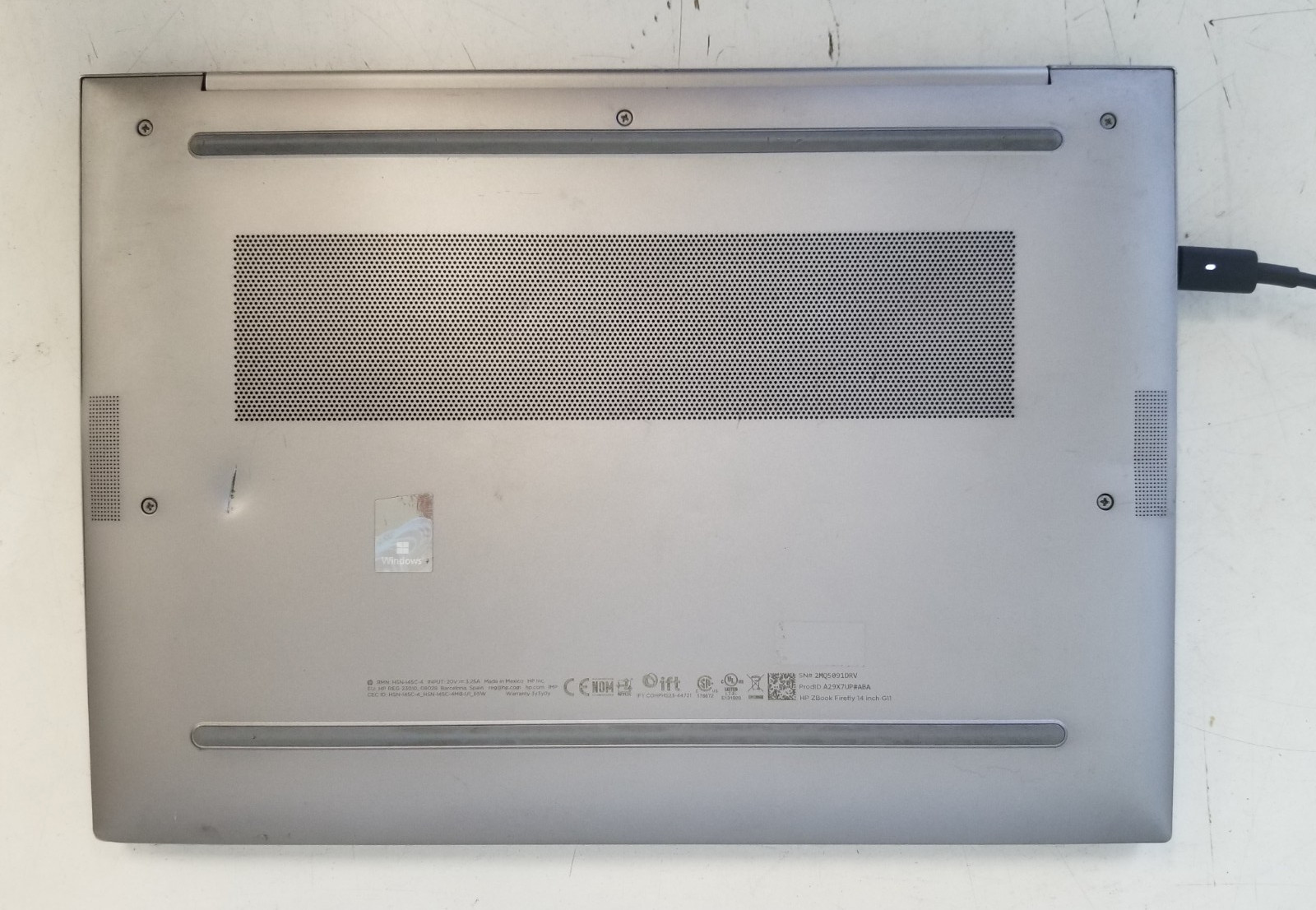 HP ZBook Firefly G11 14″ Core Ultra 5 135H 1.7GHz 16GB RAM NO OS NO SSD