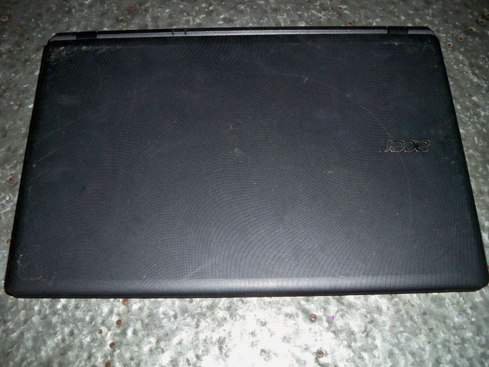 Acer ES1-511 15.6” / Intel Celeron N2830 @ 2.41GHz 4 GB DDR3 L
