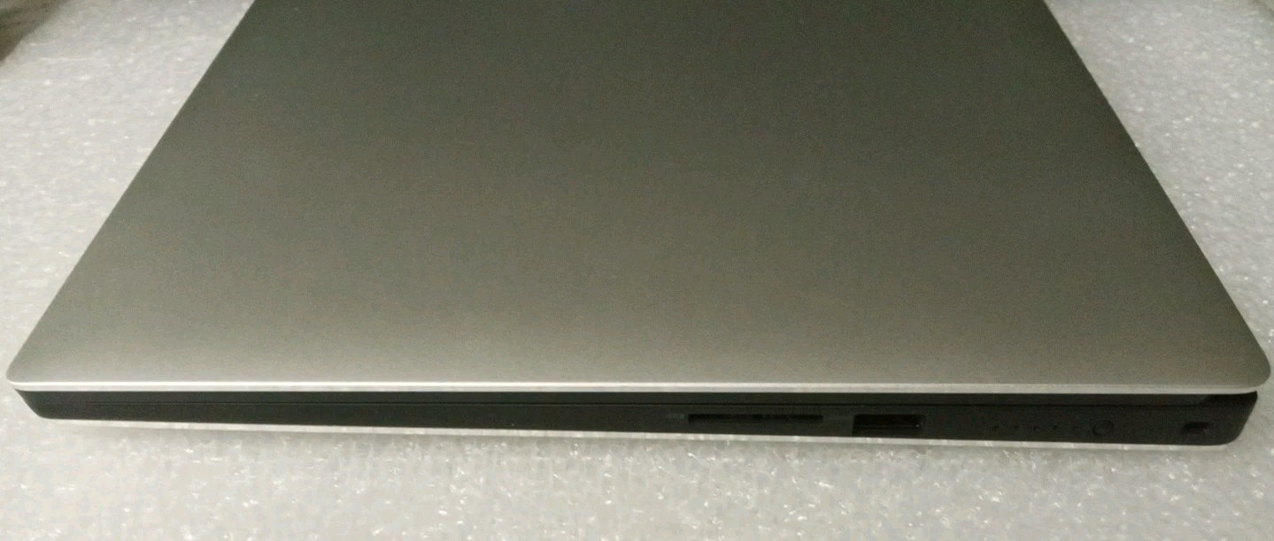 Dell XPS 15 9570 15″ FHD I7-8750H 512GBSSD 16GB W11P GeForce GTX 1050 Ti Backlit