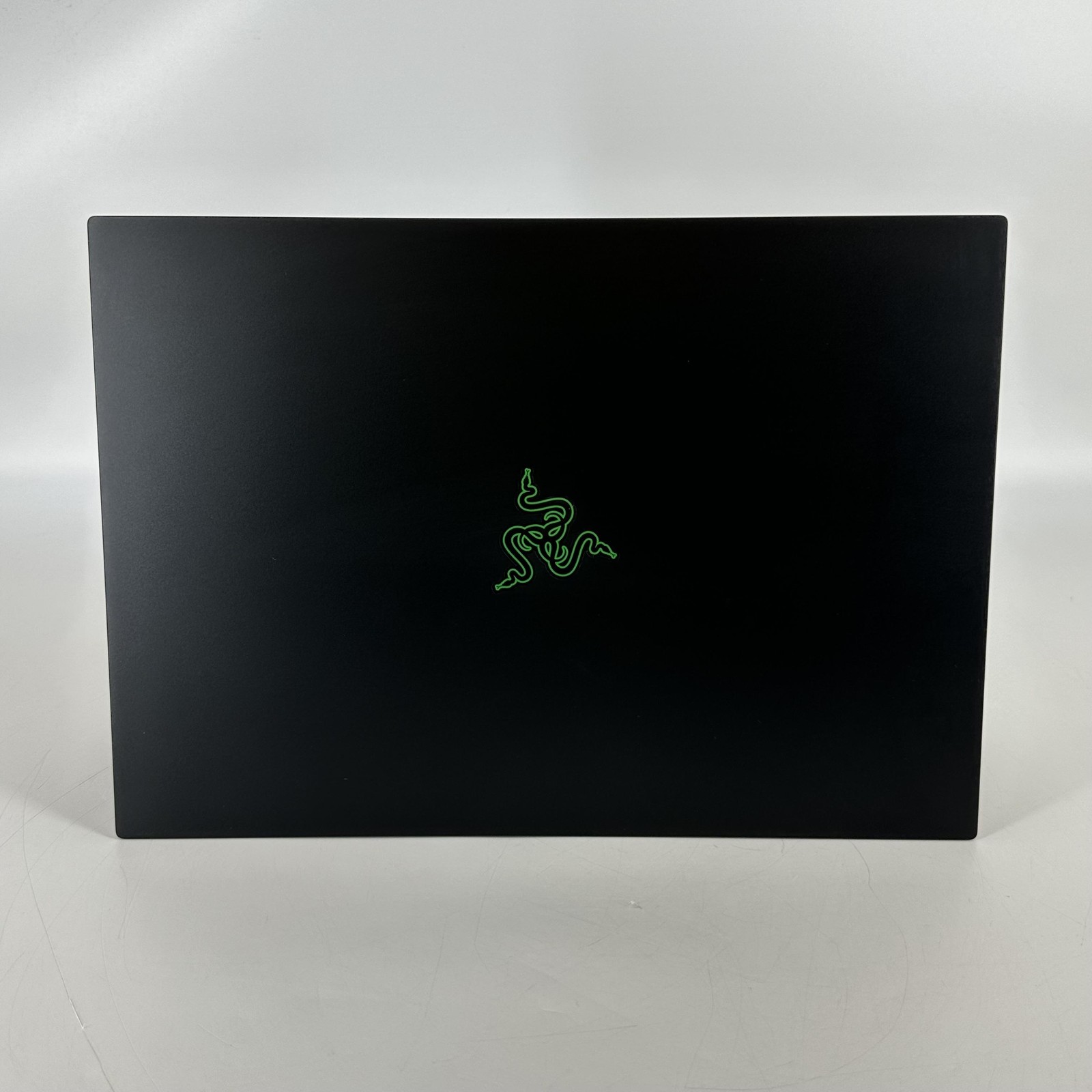 Razer Blade 16 240Hz QHD+ 2.0 GHz Ryzen AI 9 HX 370 64GB 2TB/2TB RTX 5090