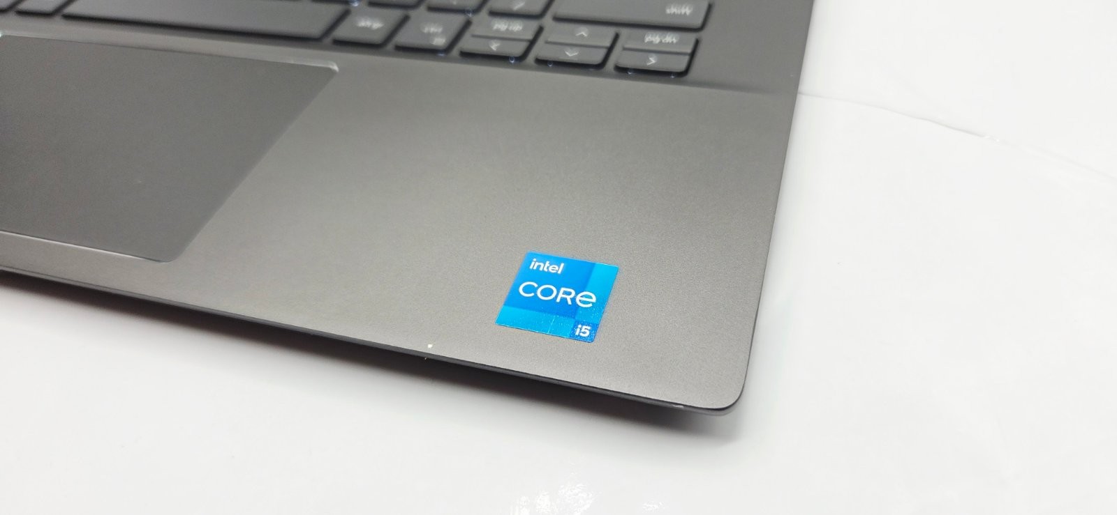 D​ell Vostro 5402 Laptop Core i5-1135G7 8GB 256GB SSD Windows 11 Pro