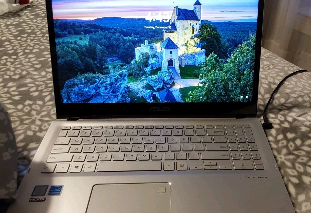 ASUS Q505UA-BI5T7 Laptop Intel Core I5-8250U 1.60GHz, 1TB HDD, 12GB RAM, WIN 11