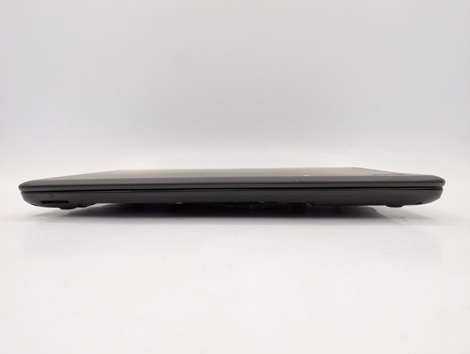 Lenovo ThinkPad E560 15.6″ Display Intel Core i5-6200U 2.30 GHz 4GB RAM Laptop