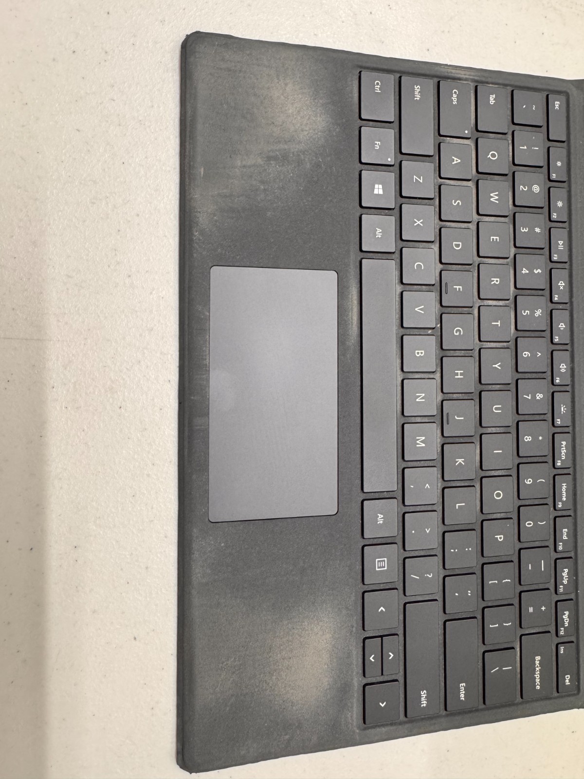 Microsoft Surface Pro M1796 5th Gen Intel Core i7-7660U 2.5GHz 8GBRAM 256GB SSD