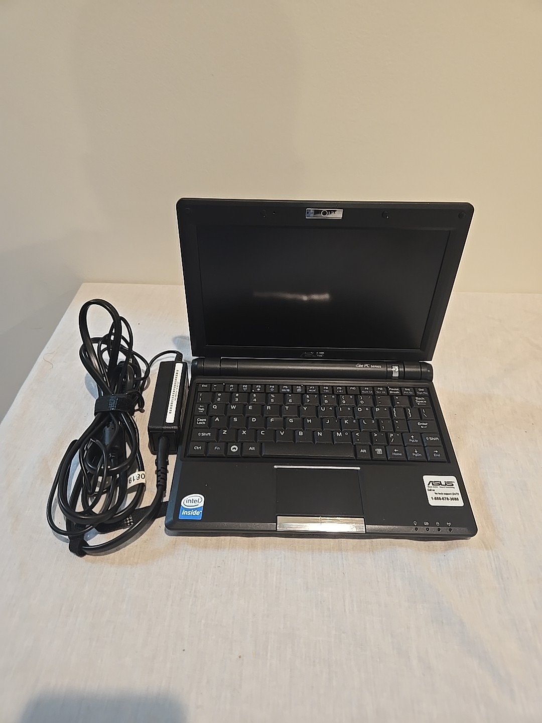 ASUS Eee PC 900 Black Netbook Computer Intel 1GB Ram w/ Charger Linux