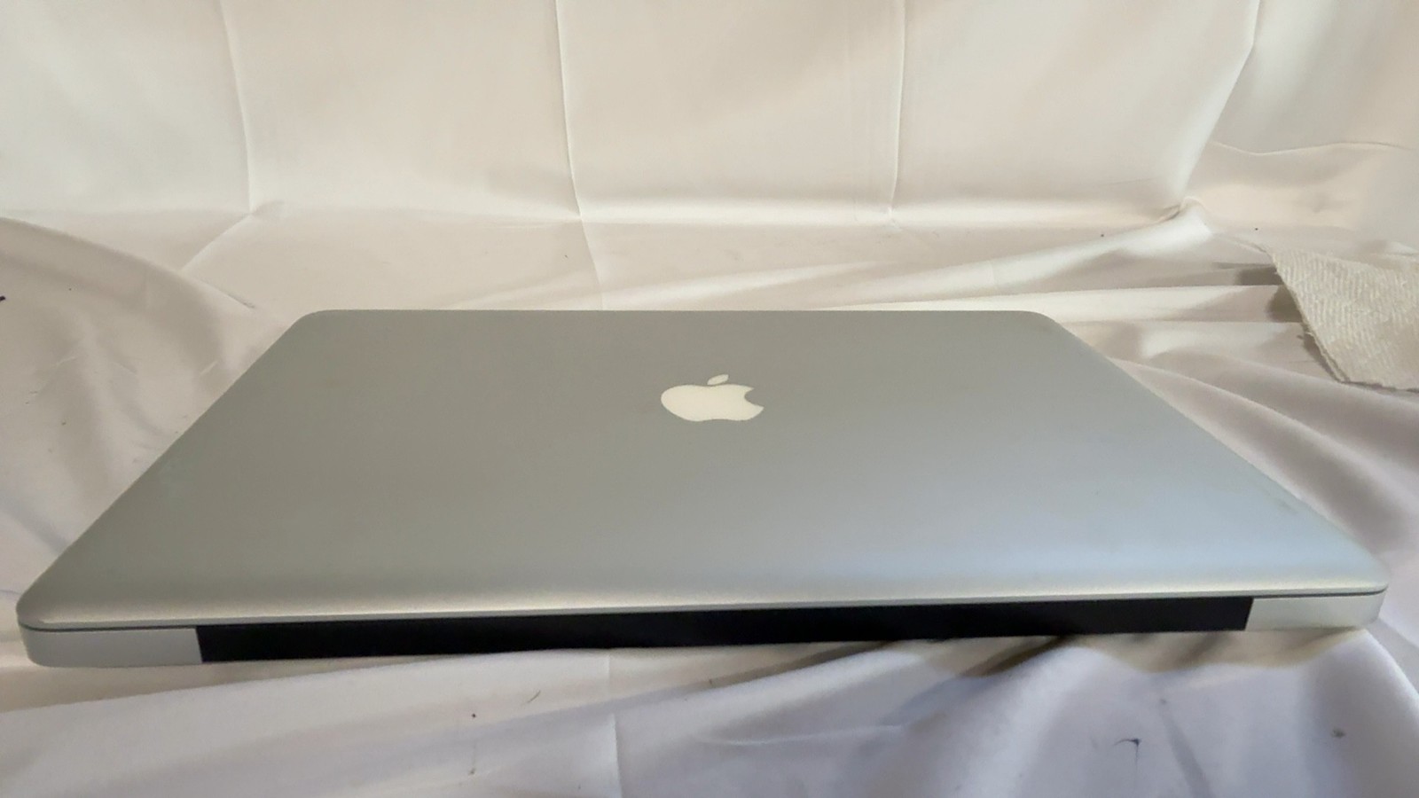 Apple MacBook Pro 2.4 GHz Mid-2010 Core i5 4 GB DDR3 320 GB HDD 15.4″