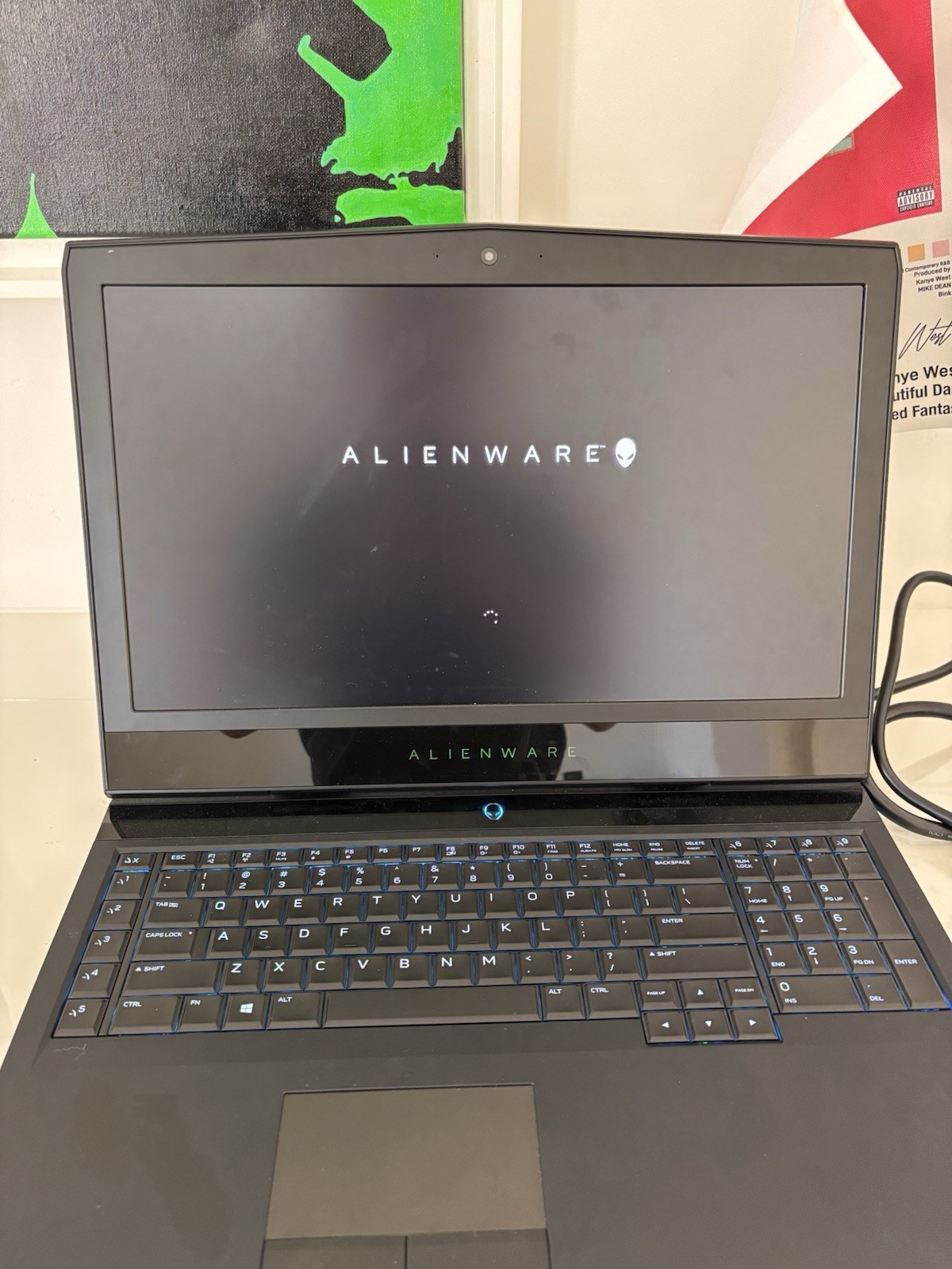 Alienware 17 R5 – i7-8750H – 16GB – GTX 1070 – 1TB HDD / 256GB SSD (CRCKD SCRN)