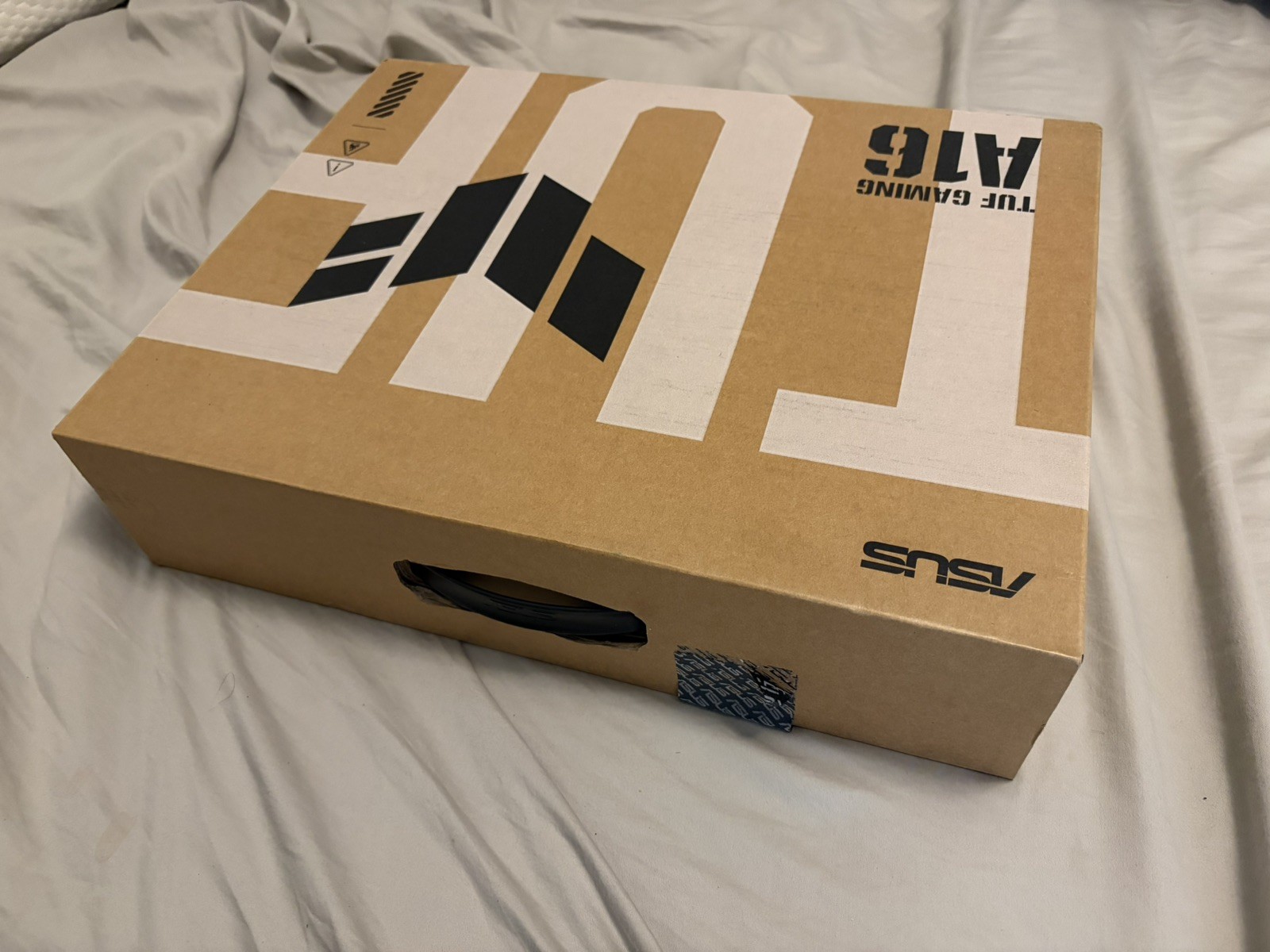 Asus tuf gaming a16 ryzen 9 Radeon 780m 1tb Ssd 32gb Ram