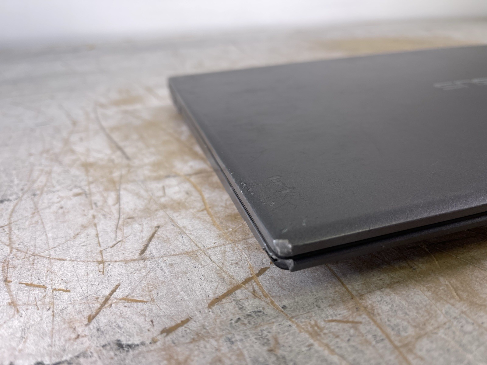 ASUS VIVOBOOK F512J i3-1005G1 @ 1.20 GHz, 8GB RAM, NO HDD/OS – (FOR PARTS)