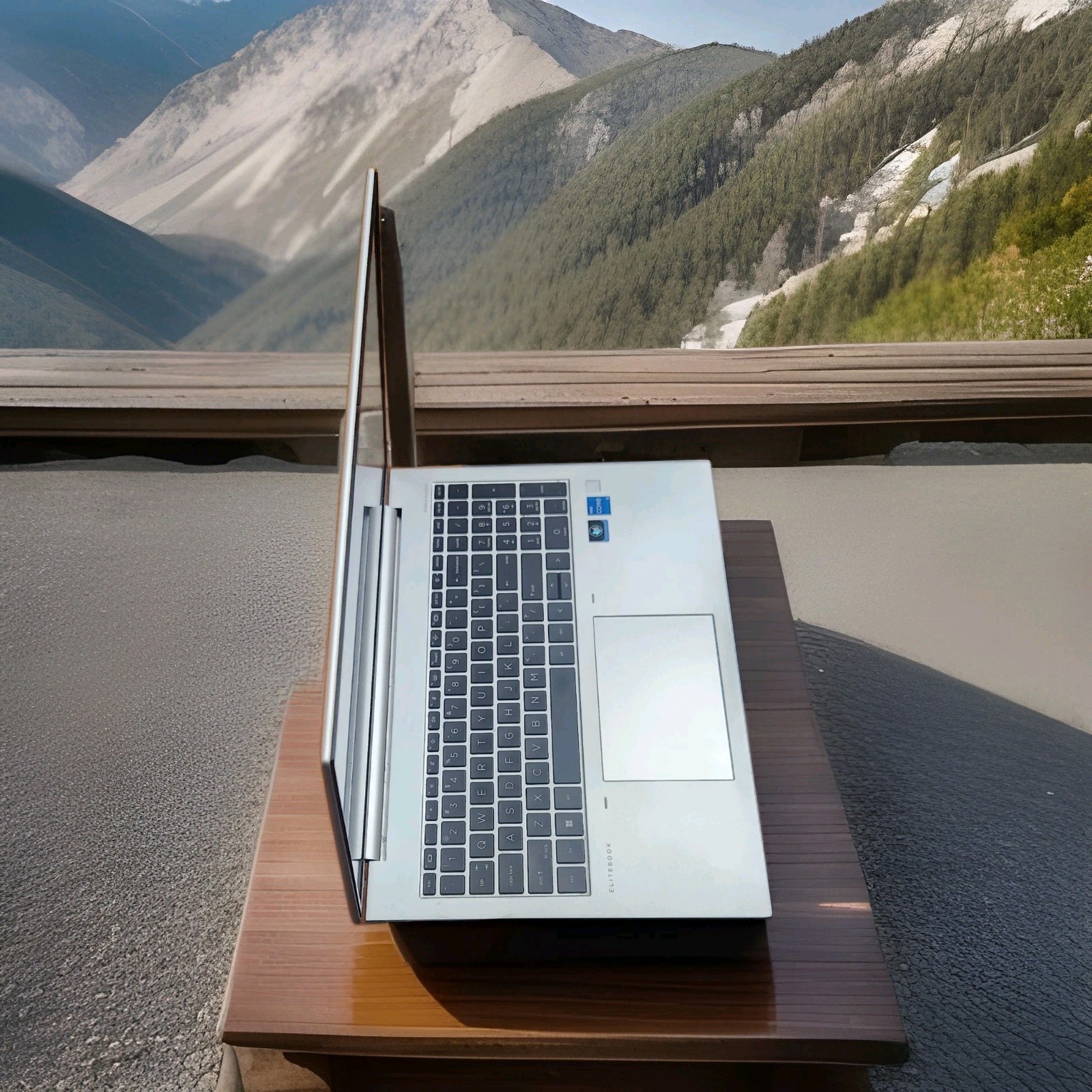 HP EliteBook 860 16 inch G9 Notebook PC 16 Core i5 16GB 512GB