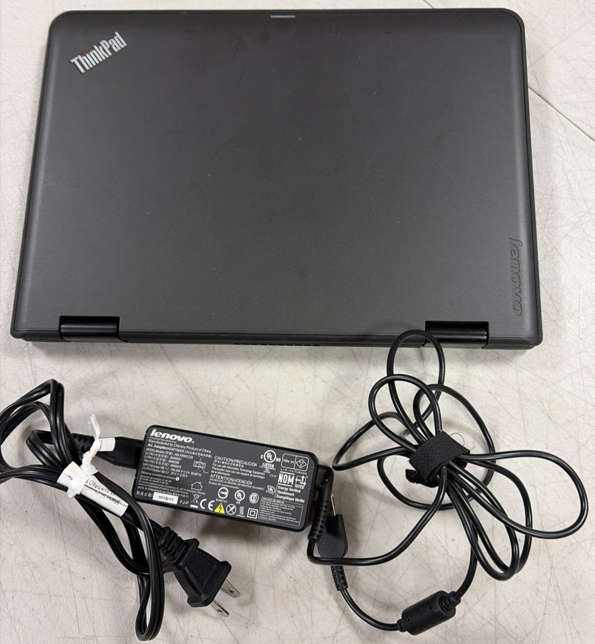 Lenovo Working Thinkpad Yoga 11e W/AC Adapter & Case Logic Black Travel Bag