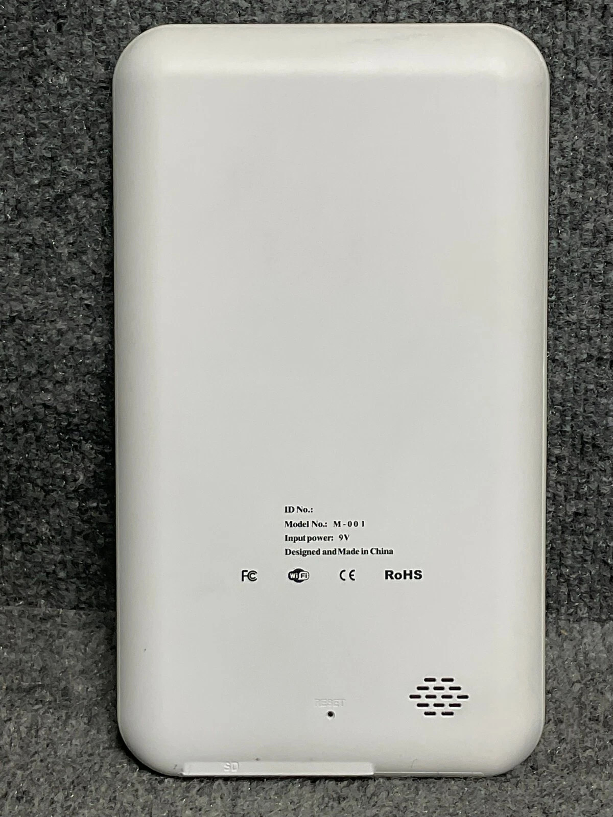 Universal Android Tablet M-001 9 Volt Touchscreen Mini White Device