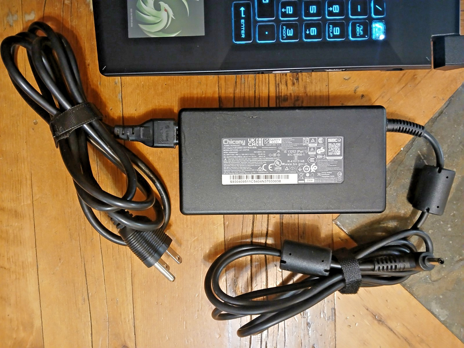 MSI Bravo 15 C7V Gaming Laptop, AMD Ryzen 5 W/ Radeon, RTX 4050, 16GB/500GB