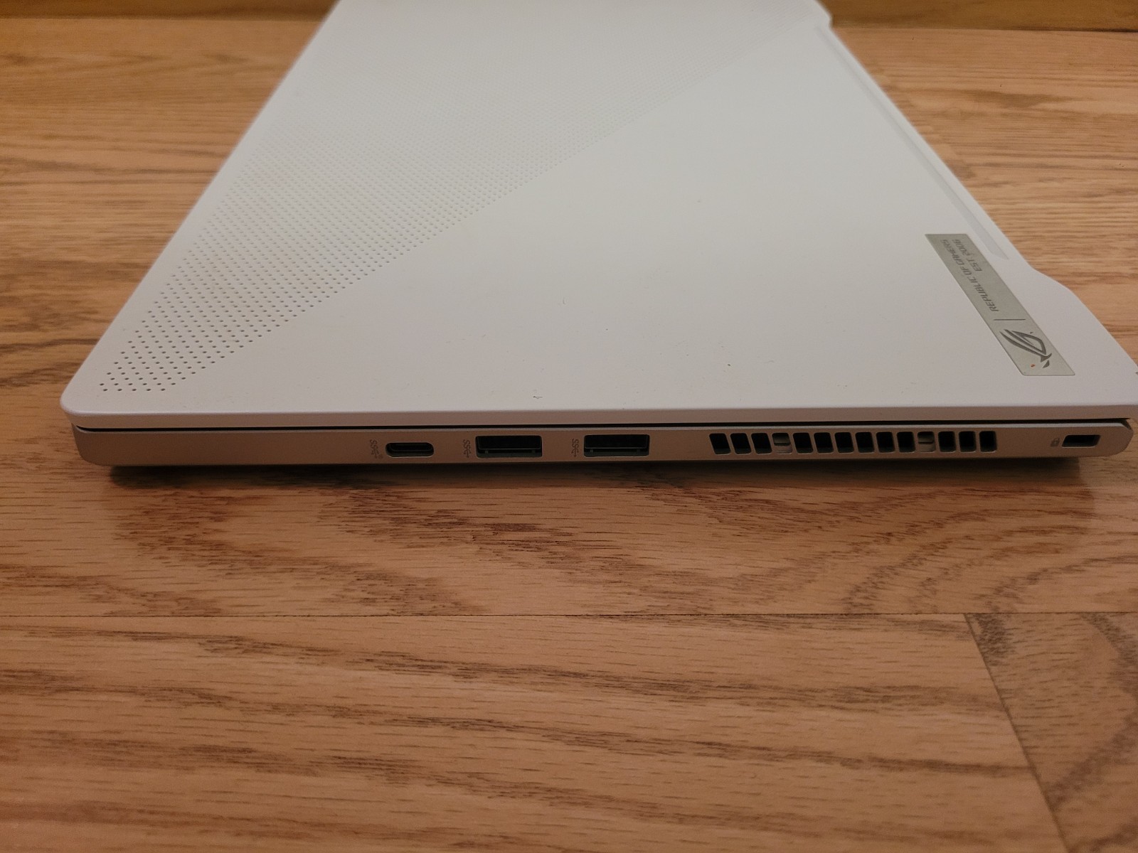 ASUS ROG Zephyrus G14 14″ (1TB, AMD Ryzen 9 4900HS, 3.0 GHz, 16GB) Laptop