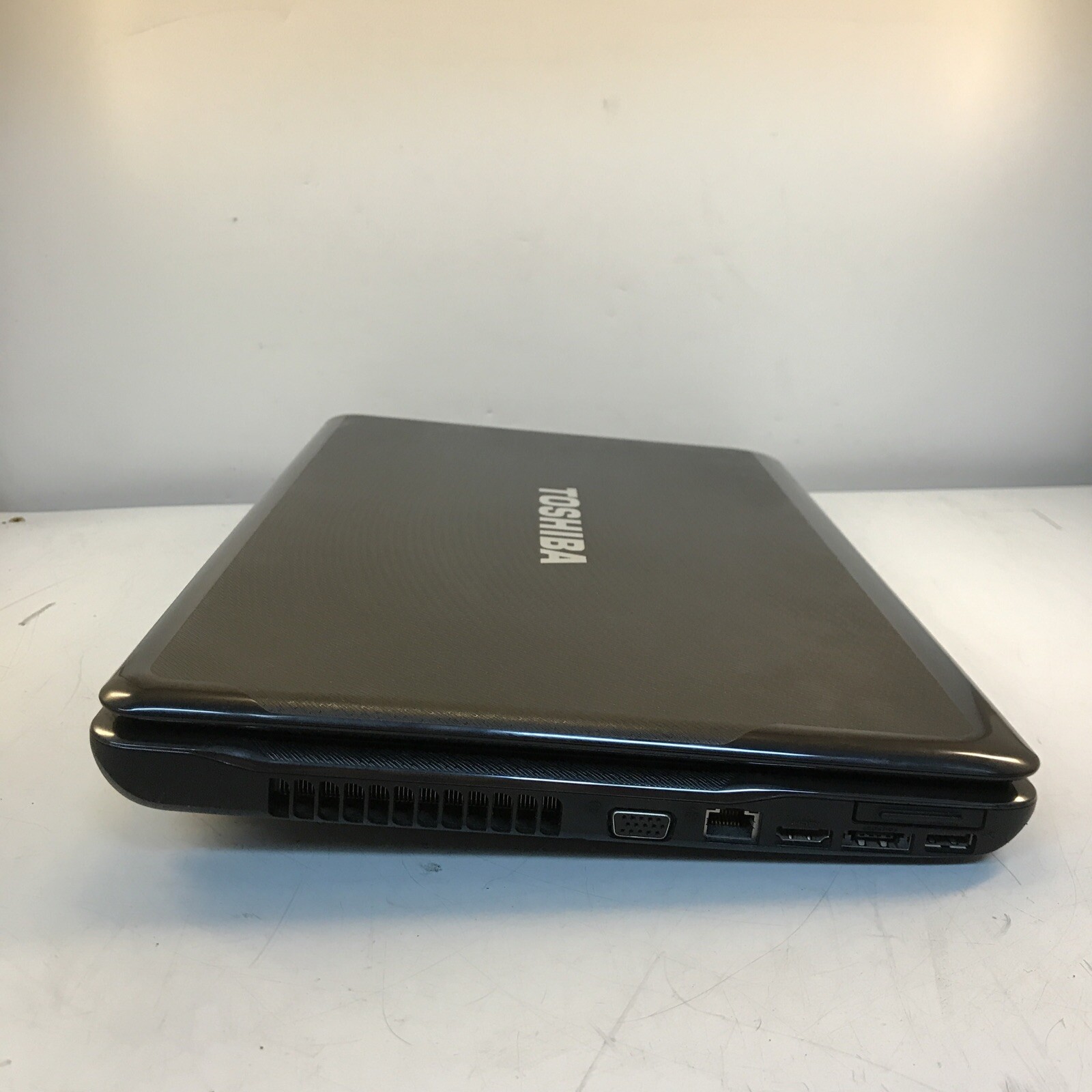 Toshiba Satellite A665-S6086 i3 CPU M370 2.40GHz 2GB RAM, NO HDD Boot to BIOS