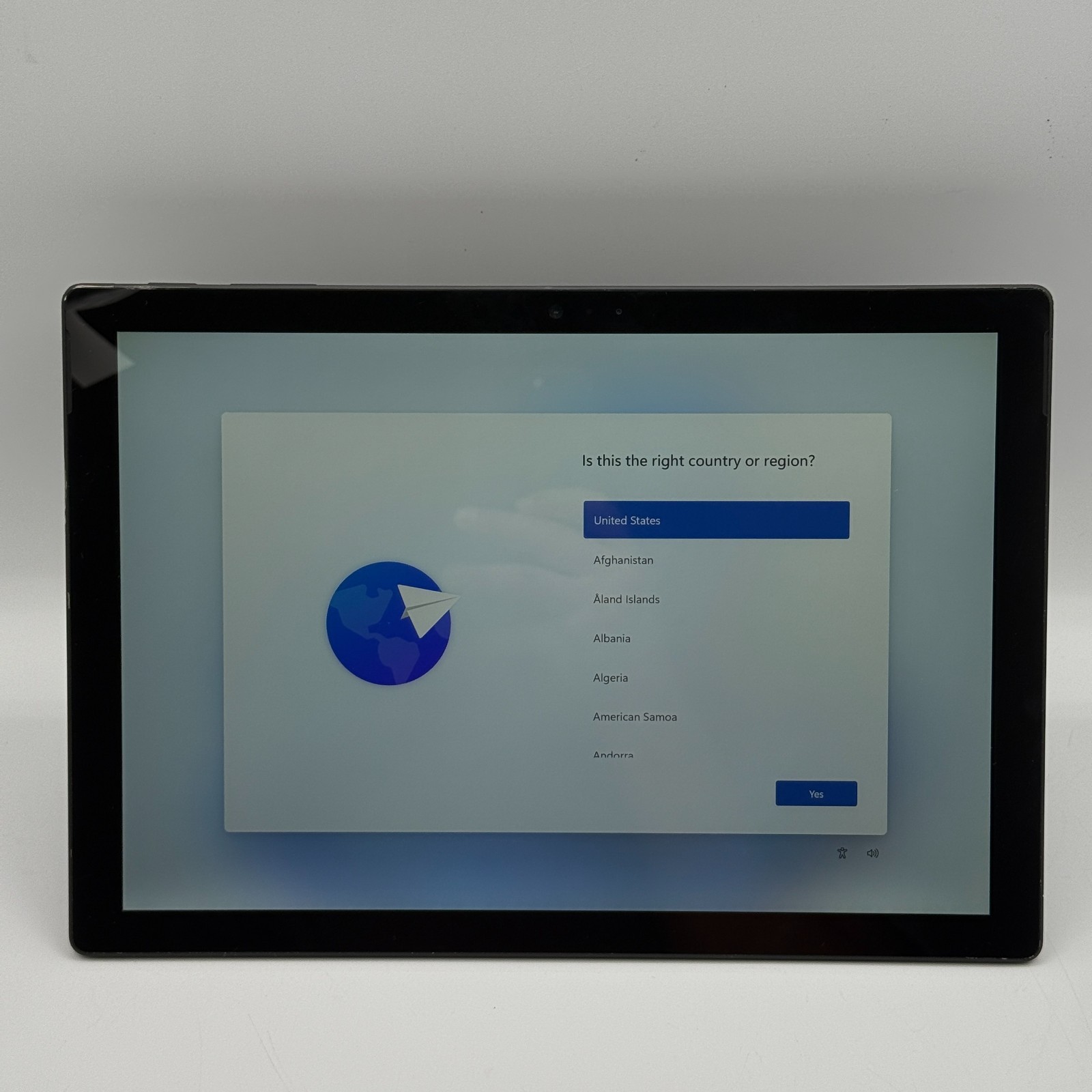 Microsoft Surface Pro 6 1796 i5-8350U 8GB RAM 256GB SSD 12.3″ Win11 Pro Tablet