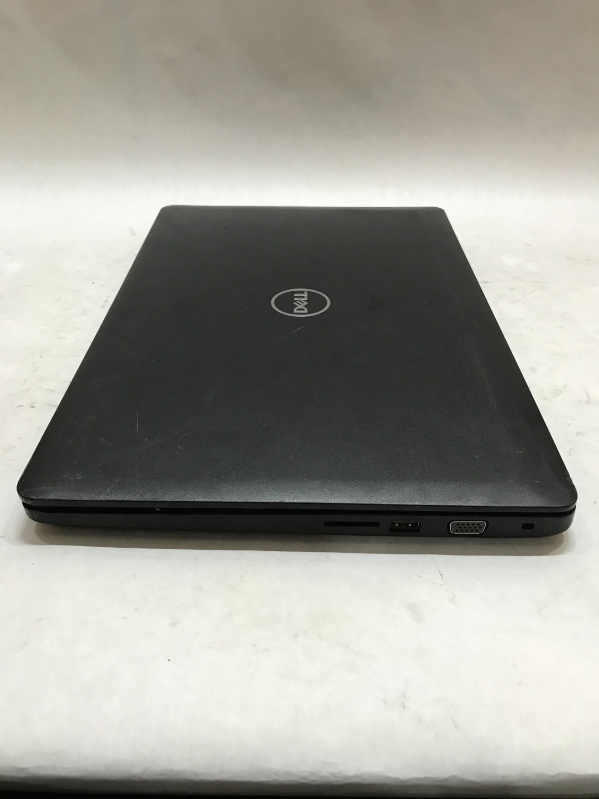 Dell Latitude 3580 15″ Intel Core i5 NO RAM NO HDD/OS For Parts Cracked LCD – DW