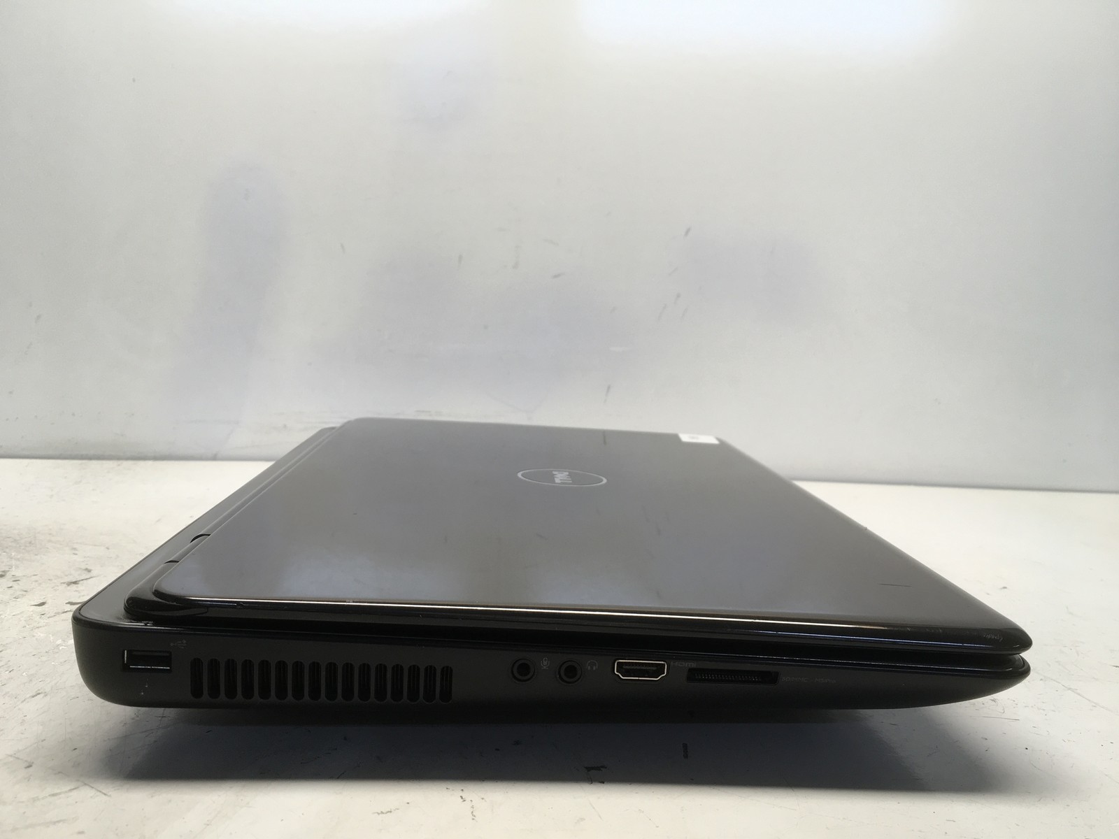 Dell Inspiron N7010 Intel i5-M460 2.53GHz 4 GB NO HDD No Batt