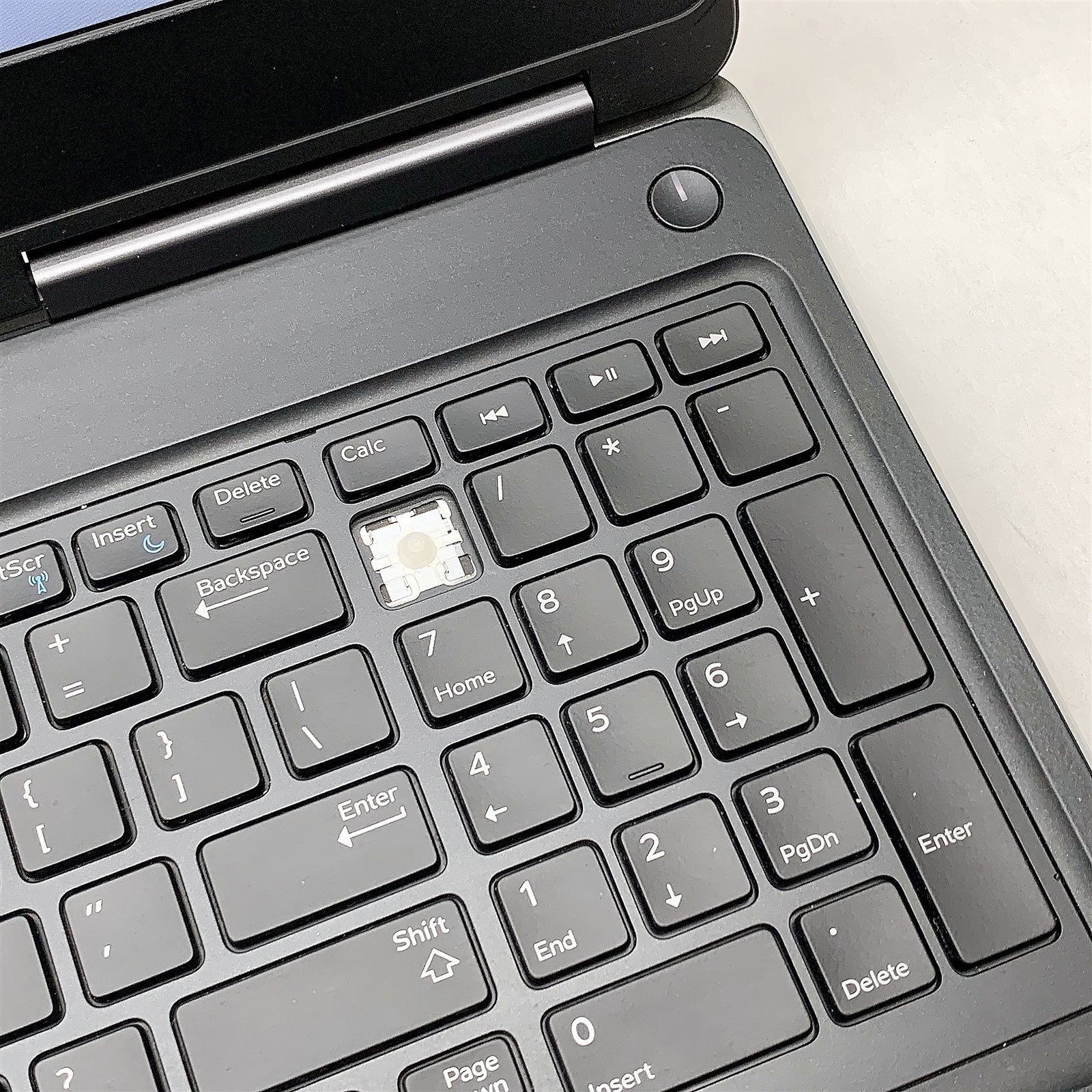 Dell Precision 7520 Laptop Intel Core i7 6820HQ 2.70GHZ 15.6″ FHD 16GB NO HDD