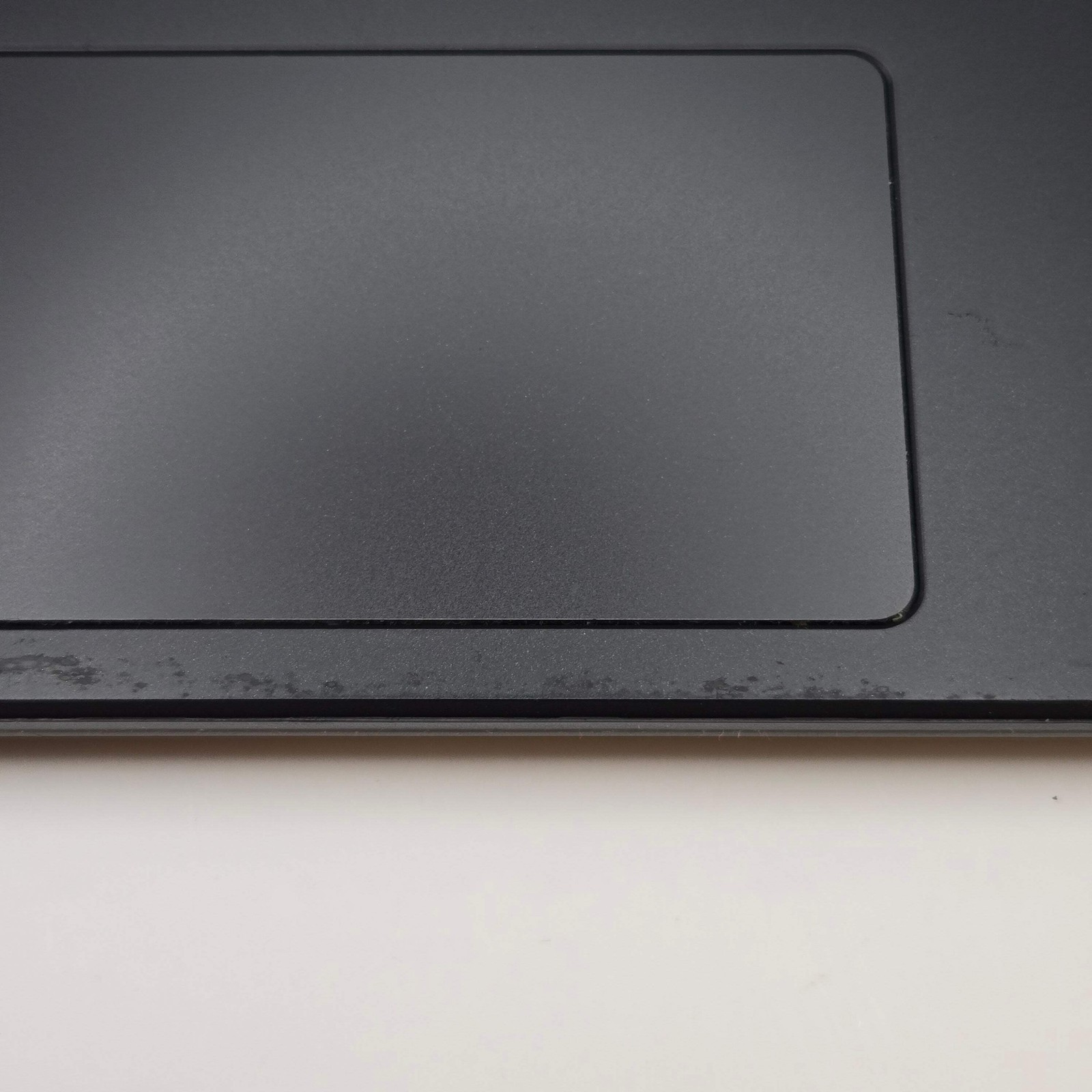 Acer Chromebook R752 Series N18Q6 11″ 32GB 4GB RAM – Cracked Screen Bad Battery