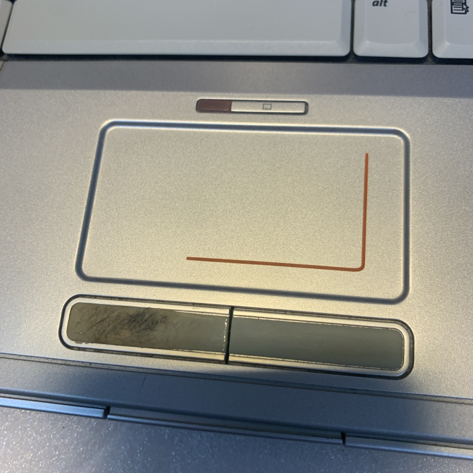 Compaq Predation V2000 AMD Septum 3100+ 1.8GHZ 2GB 40GB Windows XP SP3 Laptop