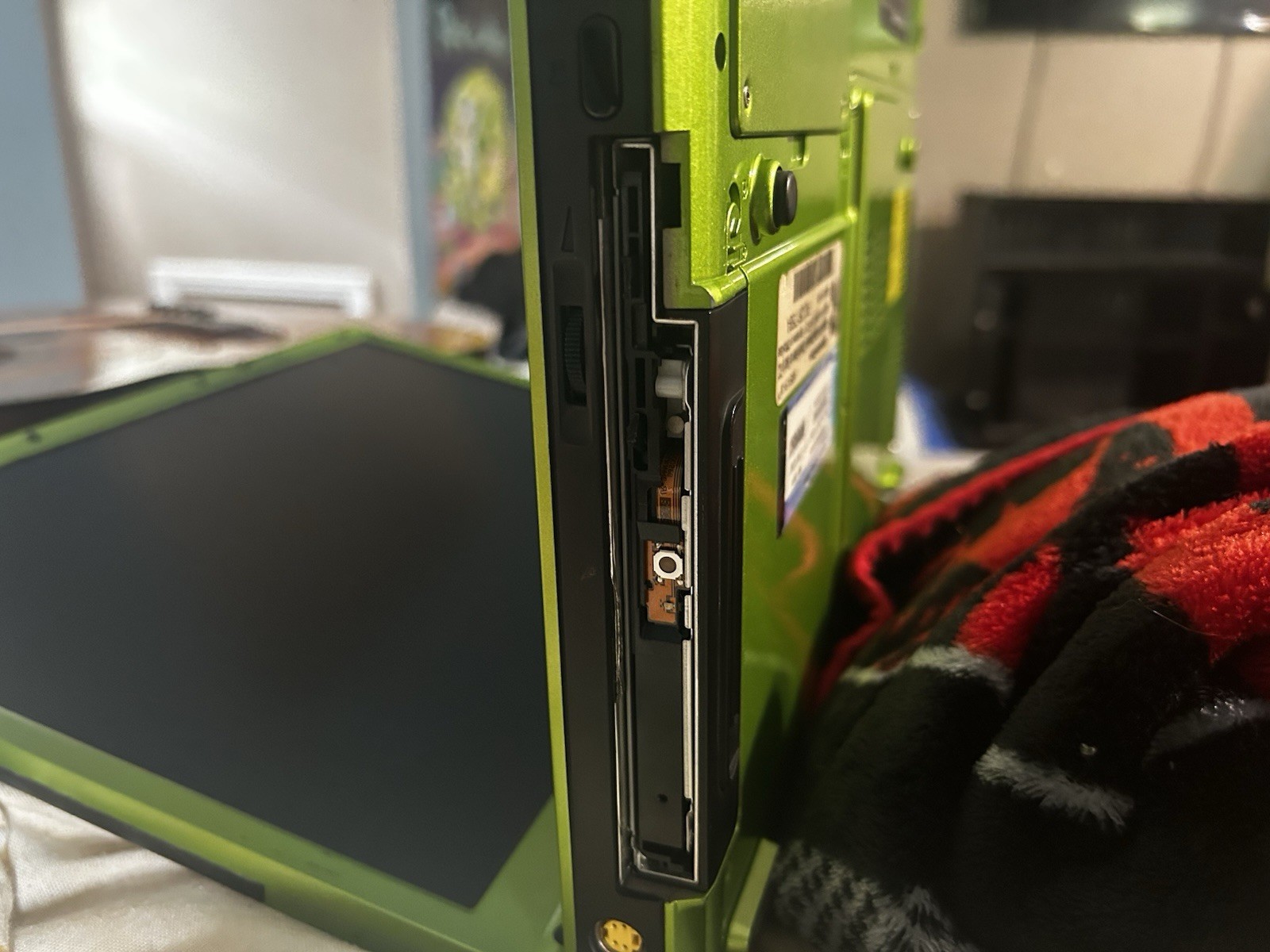 Alienware Area-51 m15x Green 15″ Laptop Intel Pentium 4 16GB RAM 4.60GHz SSD