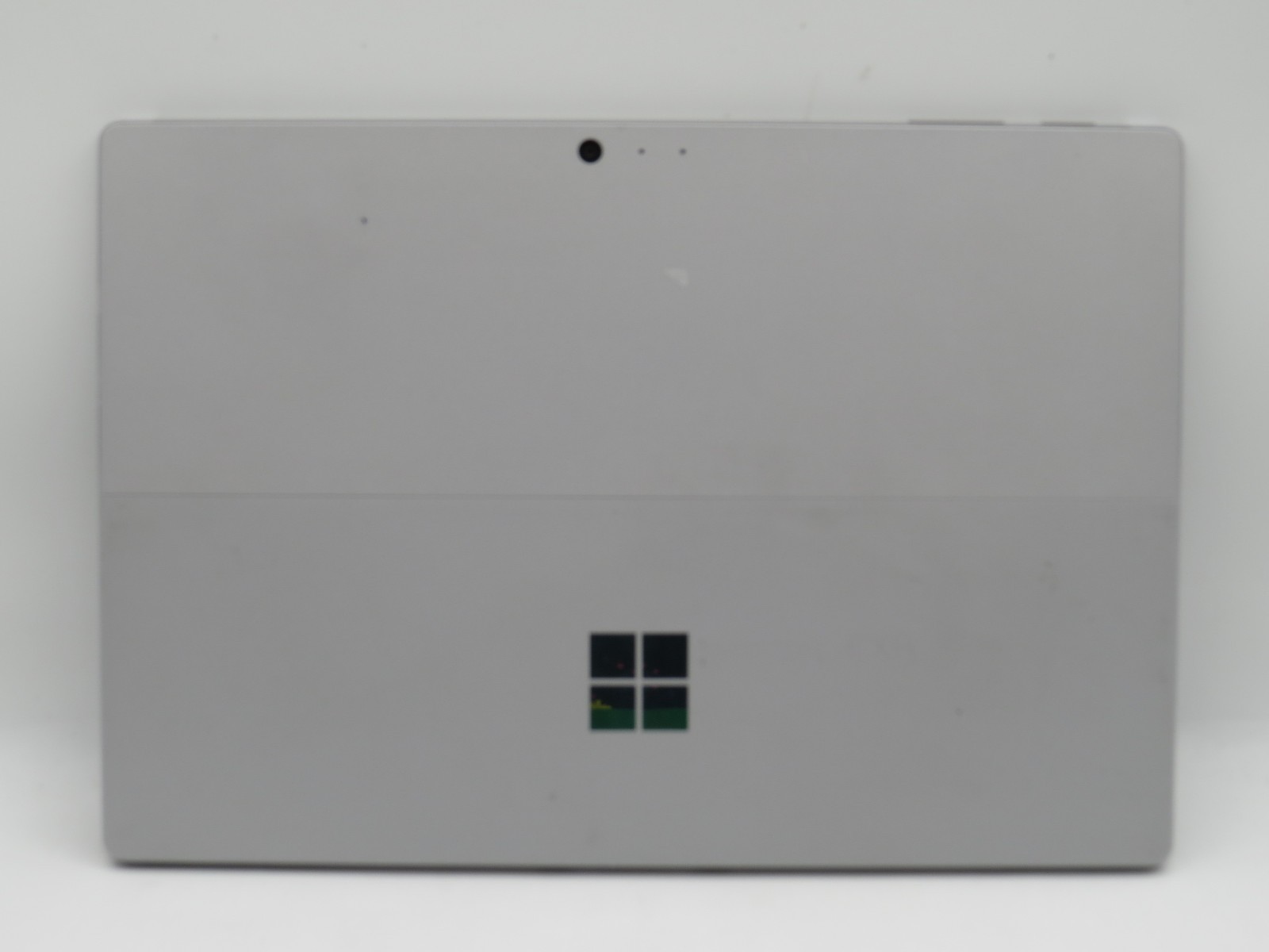 Microsoft Surface Pro 5 | m3-7Y30 @ 1GHz | 4GB DDR3 | 12″ | 128GB HDD | No OS/AC