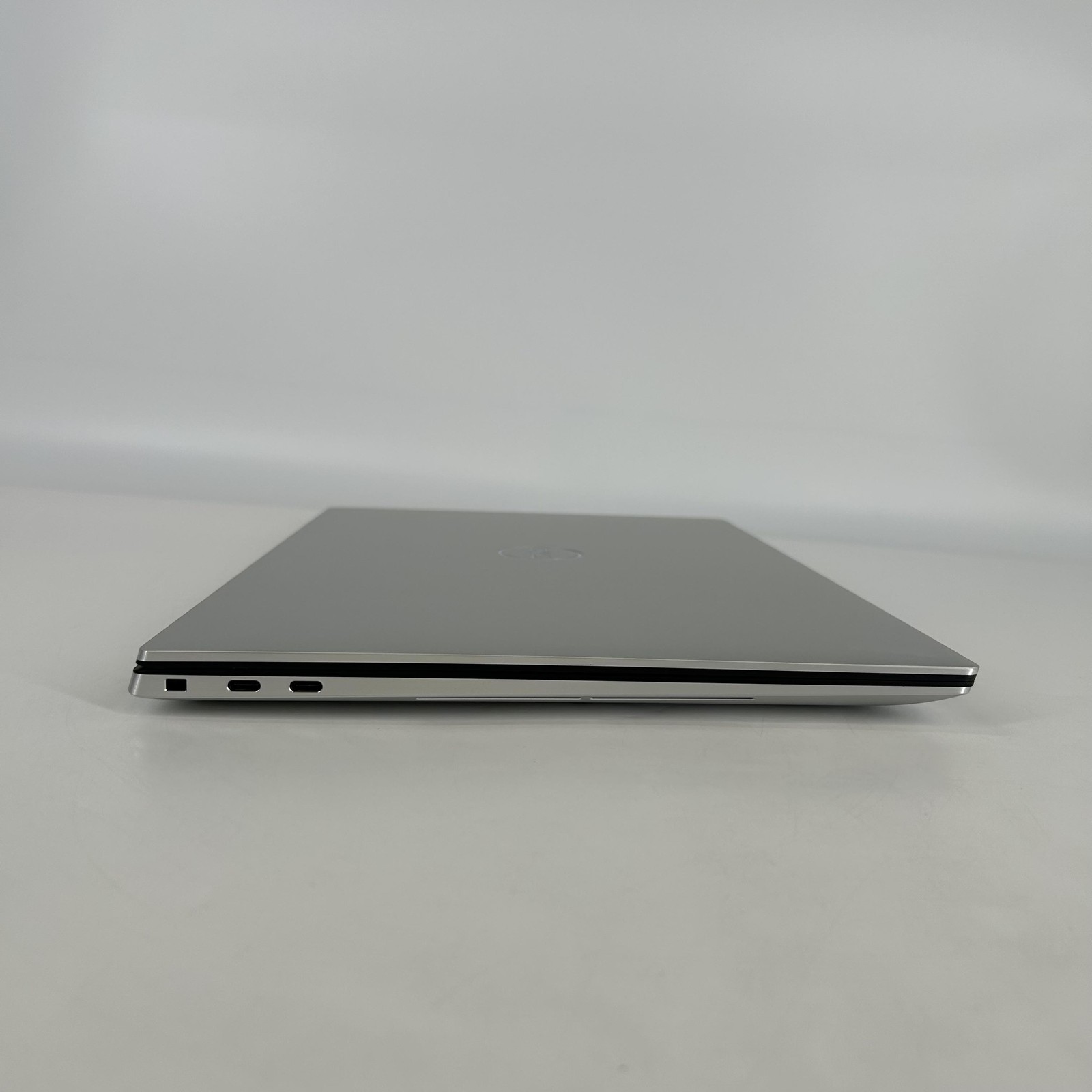 Dell XPS 15 9530 Silver 3.5K TOUCH 2.6 GHz i9-13900H 32GB 1TB RTX 4070 Excellent