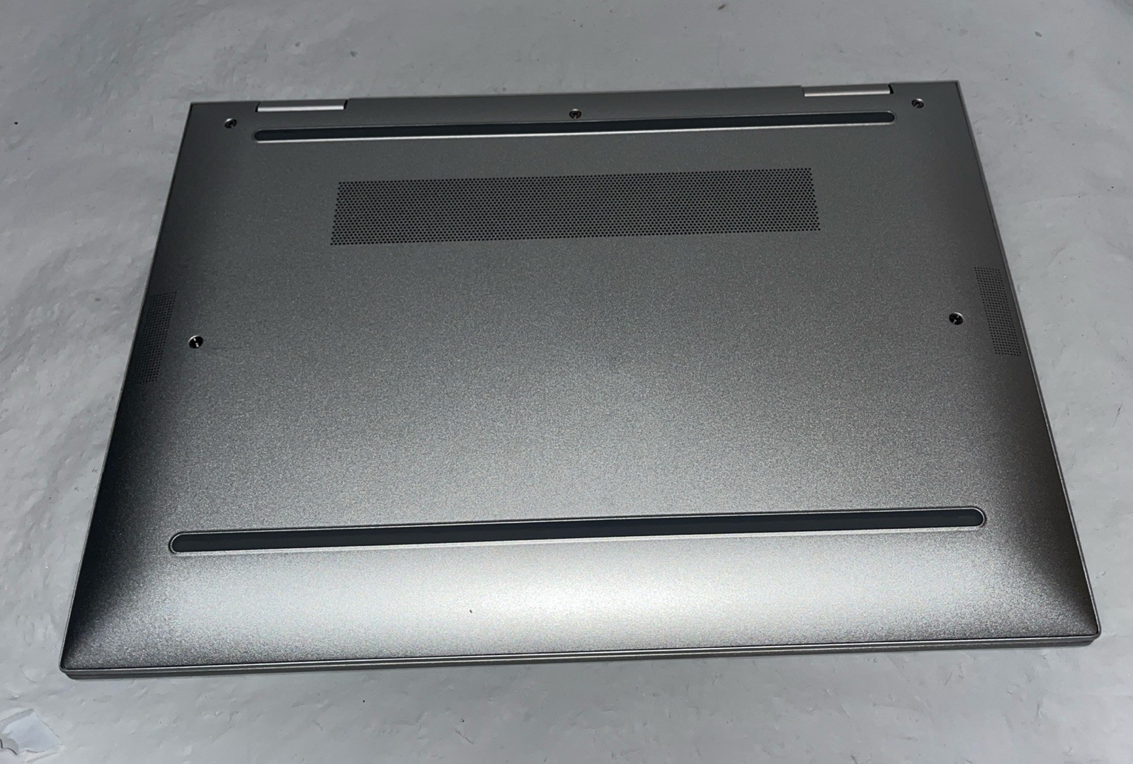 HP EliteBook x360 1040 G9 2-in-1 14″ i5-1235U@1.3GHz, 16GB RAM, 256GB M2, W11P