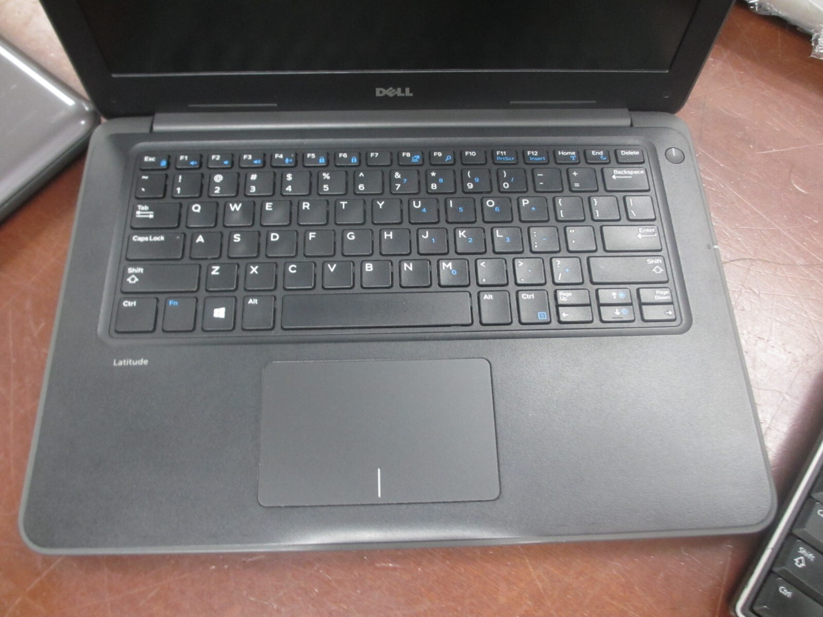 Dell Latitude 3380 2.00GHZ i3-6006U 128GB SSD 4GB Laptop w/ AC , OS [BatteryLow]
