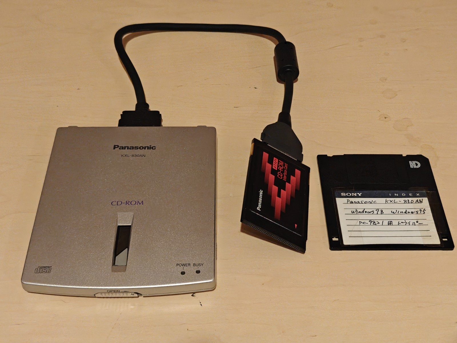 Toshiba Libretto ff1100v P266MHz 64MB, 32GB HD 2X Win98 w/CD-ROM & Lots More IOB