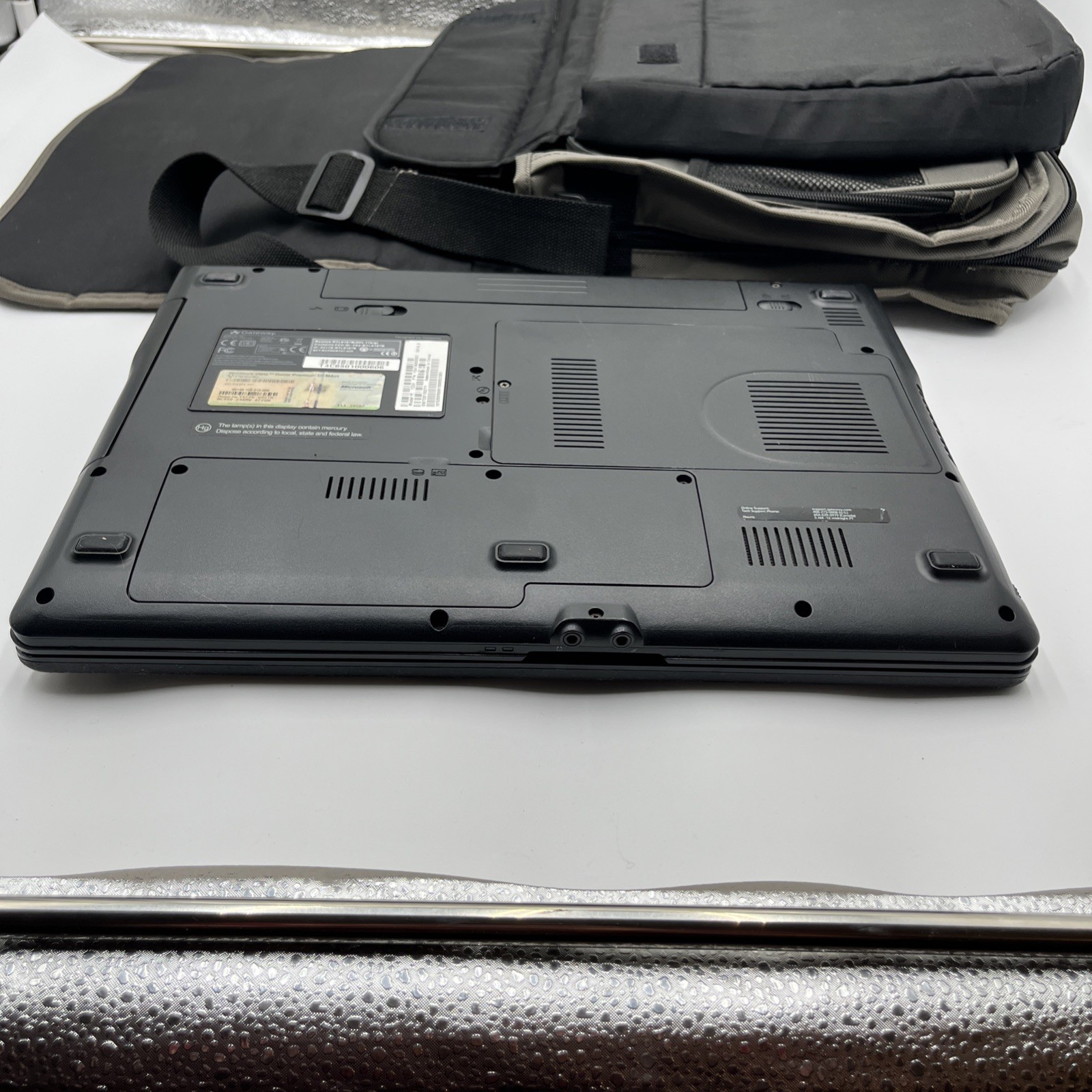 Laptop Gateway SA1 M Series DVD-RW With Solo Laptop Case *FOR PARTS READ*