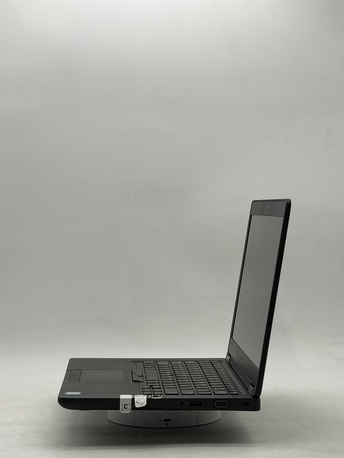 Dell Latitude 5490 14″ i5-7300U 8GB 256GB NO OS {READ}