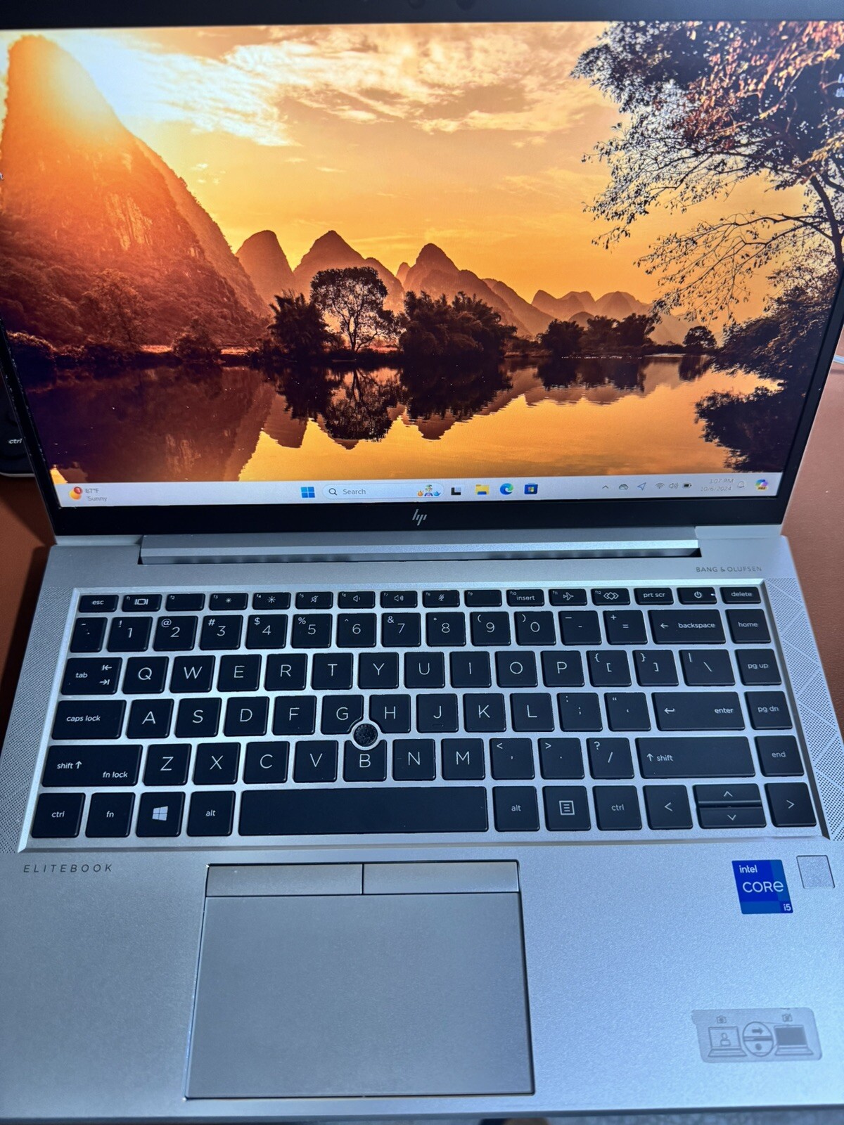 HP EliteBook 840 G8 14″ (256GB SSD Intel Core i5-8gb RAM) Read Description